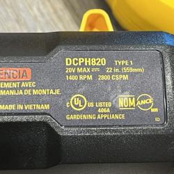 AS-IS DEWALT 20V MAX Cordless Lithium-Ion Pole Saw and Pole Hedge Trimmer Combo Kit