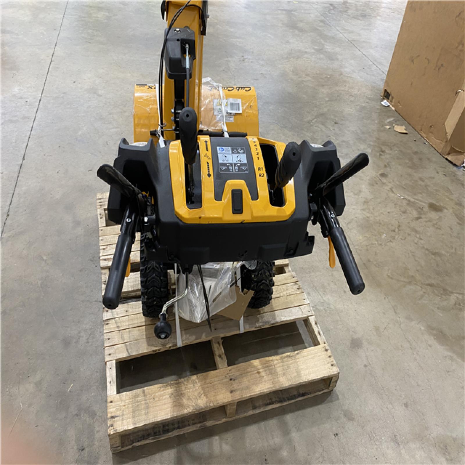 Houston Location - AS-IS Outdoor Power Equipment CUB CADET SNOW BLOWER 26 INCH