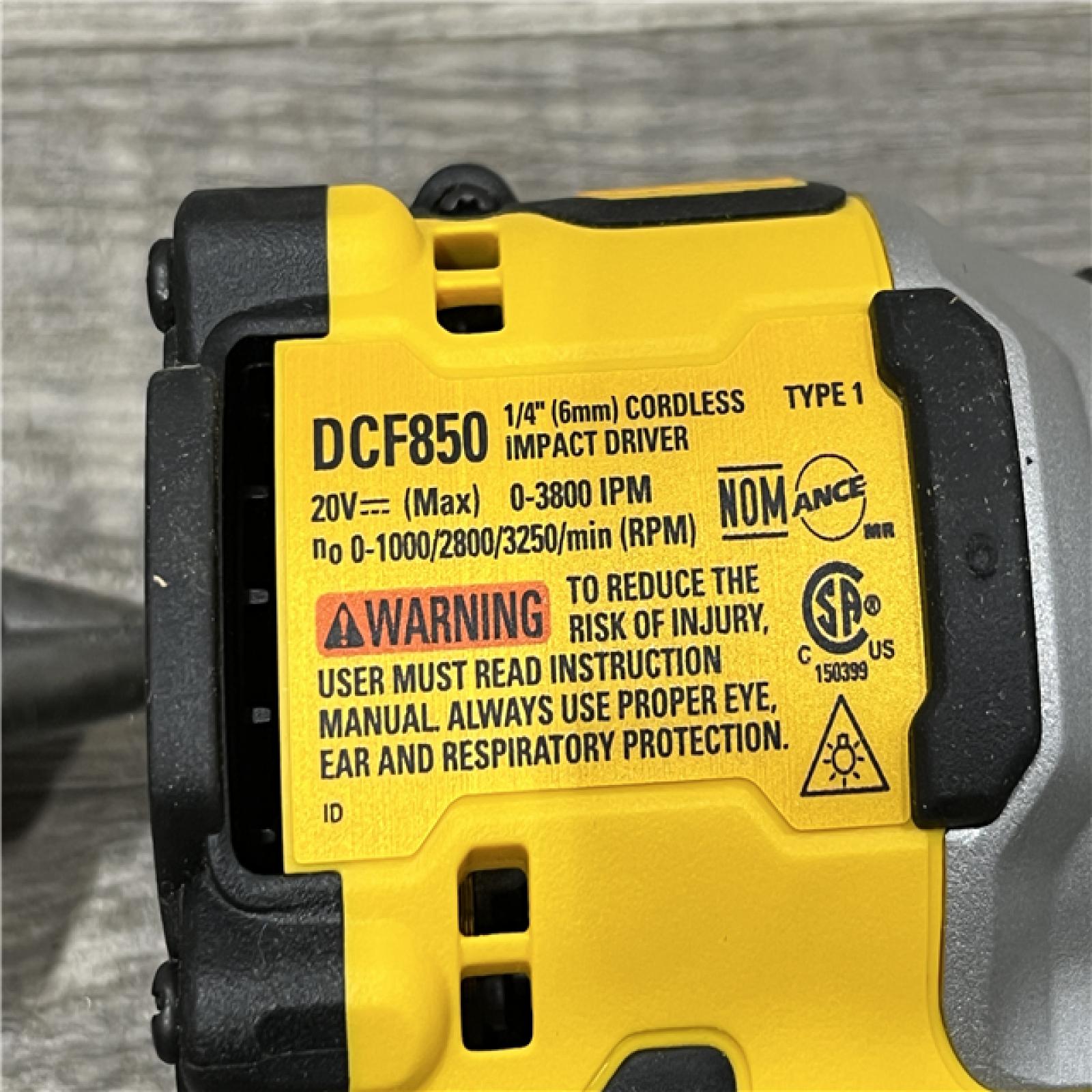 GOOD - DEWALT ATOMIC 20V MAX Lithium-Ion Cordless 2-Tool Combo Kit
