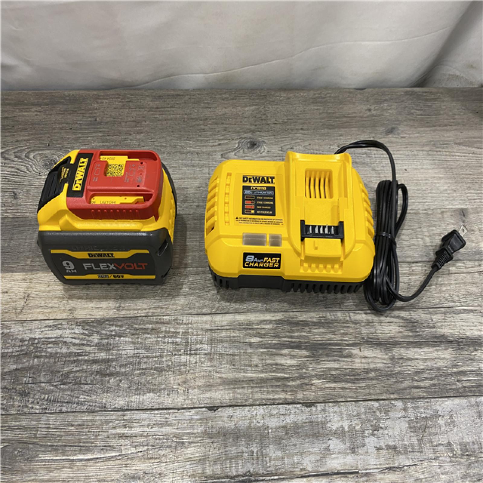 AS-IS DEWALT 20V/60V MAX FLEXVOLT Lithium-Ion 9.0Ah Battery and Charger Starter Kit