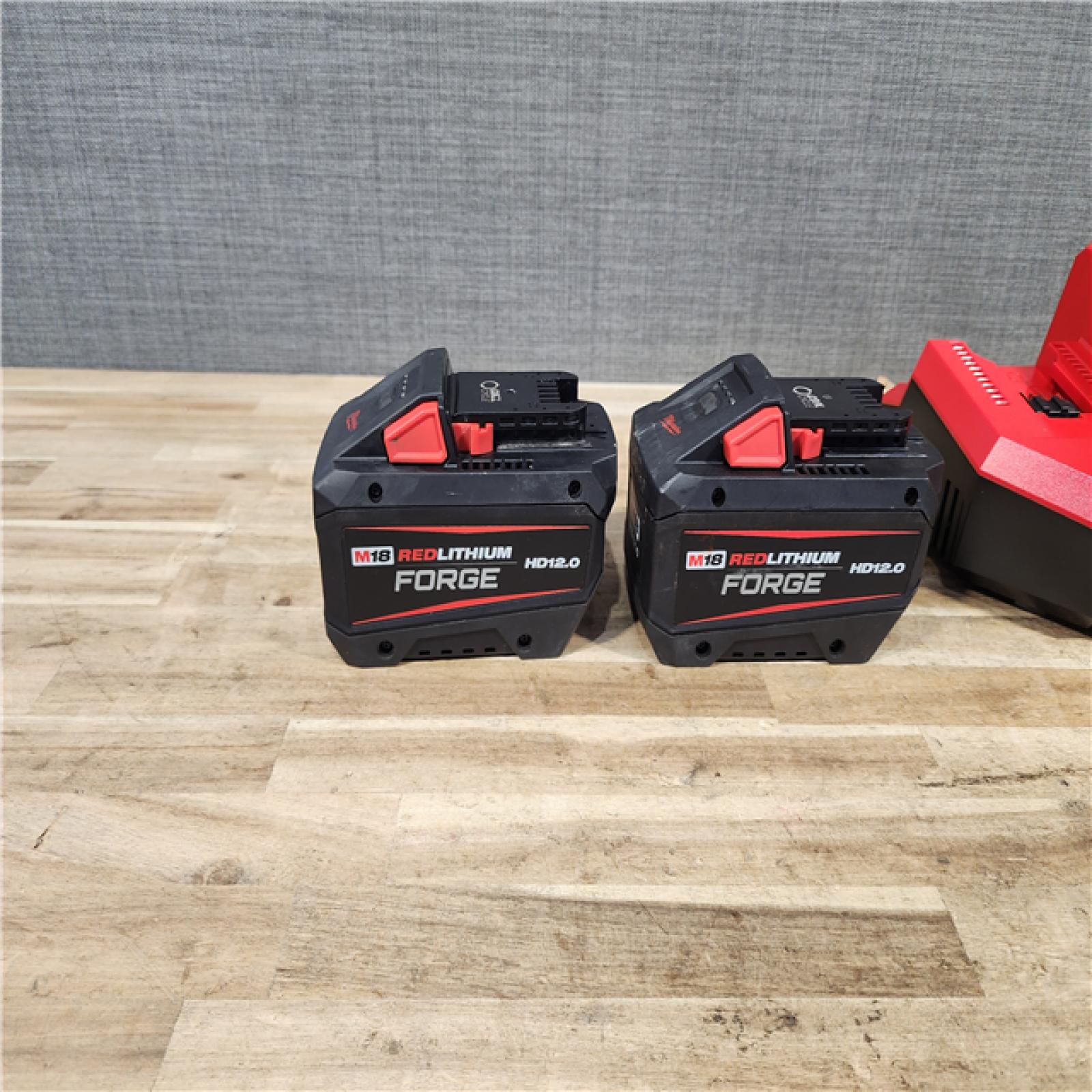 HOUSTON LOCATION - AS - IS Milwaukee M18 18V Dual Bay Simultaneous Super Charger W/ (2) BATTERIES