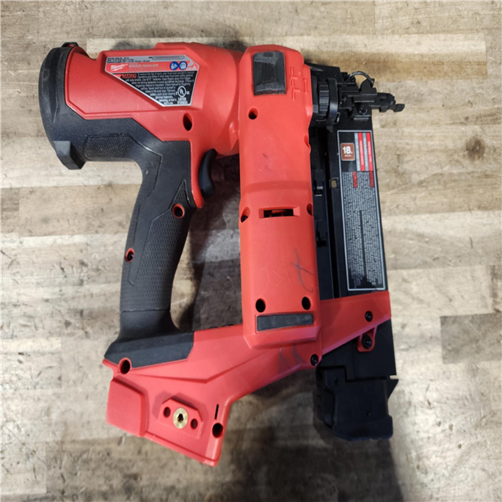 HOUSTON LOCATION - AS-IS Milwaukee M18 Fuel 18V Brushless 18-Gauge Brad Nailer 2746-20 (Bare Tool)