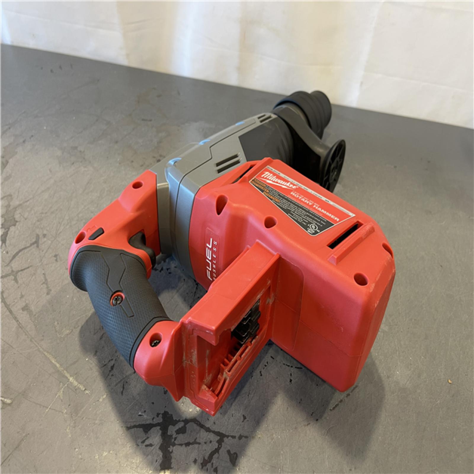 AS-IS - Milwaukee FUEL 18V Lithium-Ion Brushless Cordless 1-9/16 in. SDS-Max Rotary Hammer