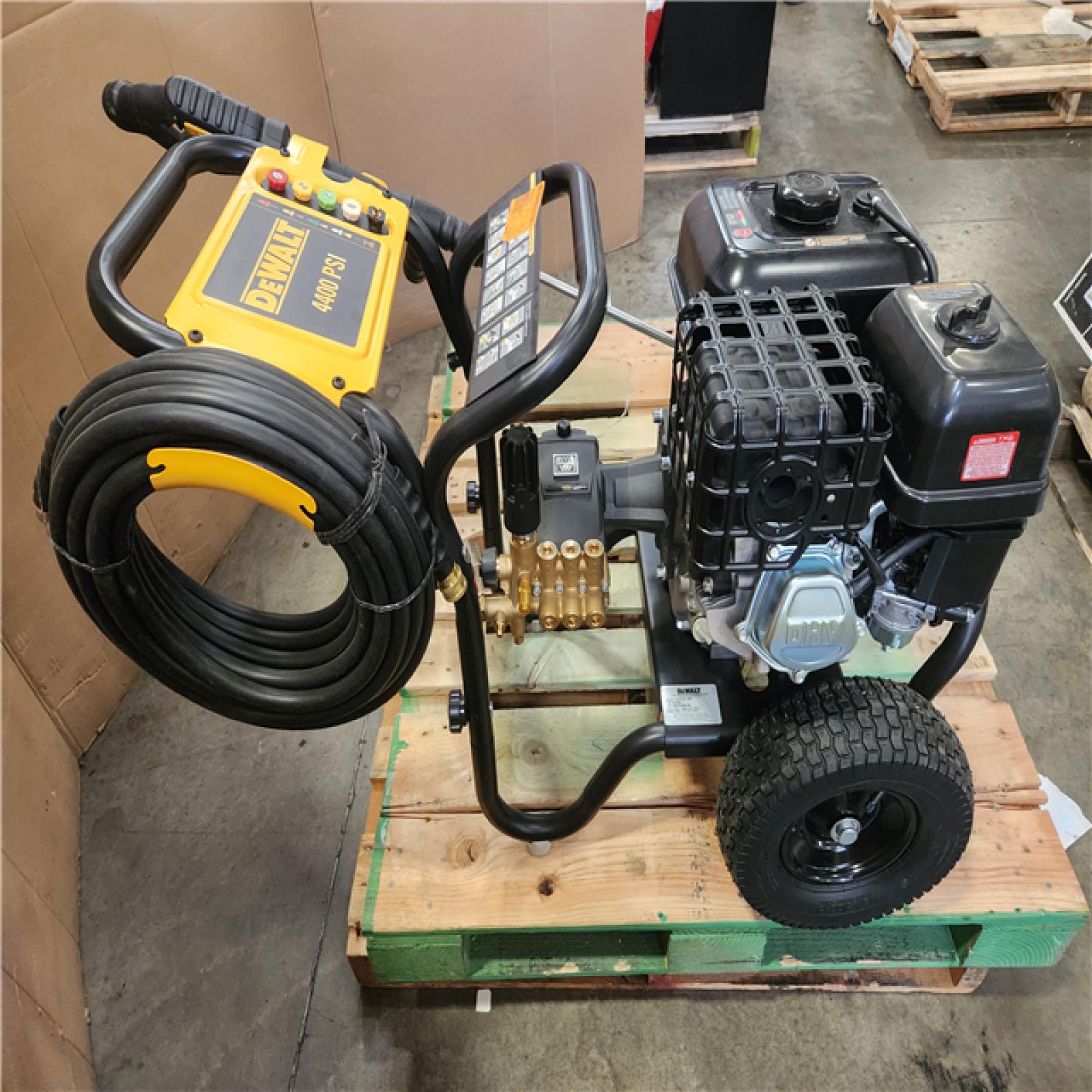 Phoenix DEWALT 4400 PSI 4.0 GPM Cold Water Gas Pressure Washer