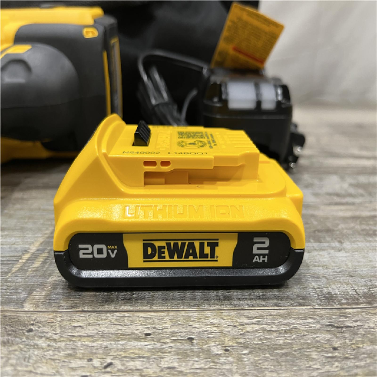 AS-IS DEWALT 20V MAX XR Lithium-Ion 16-Gauge Cordless Finish Nailer Kit