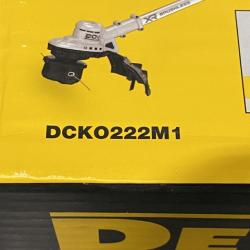 NEW - DEWALT 20V MAX Cordless Battery Powered String Trimmer & Blower Combo Kit