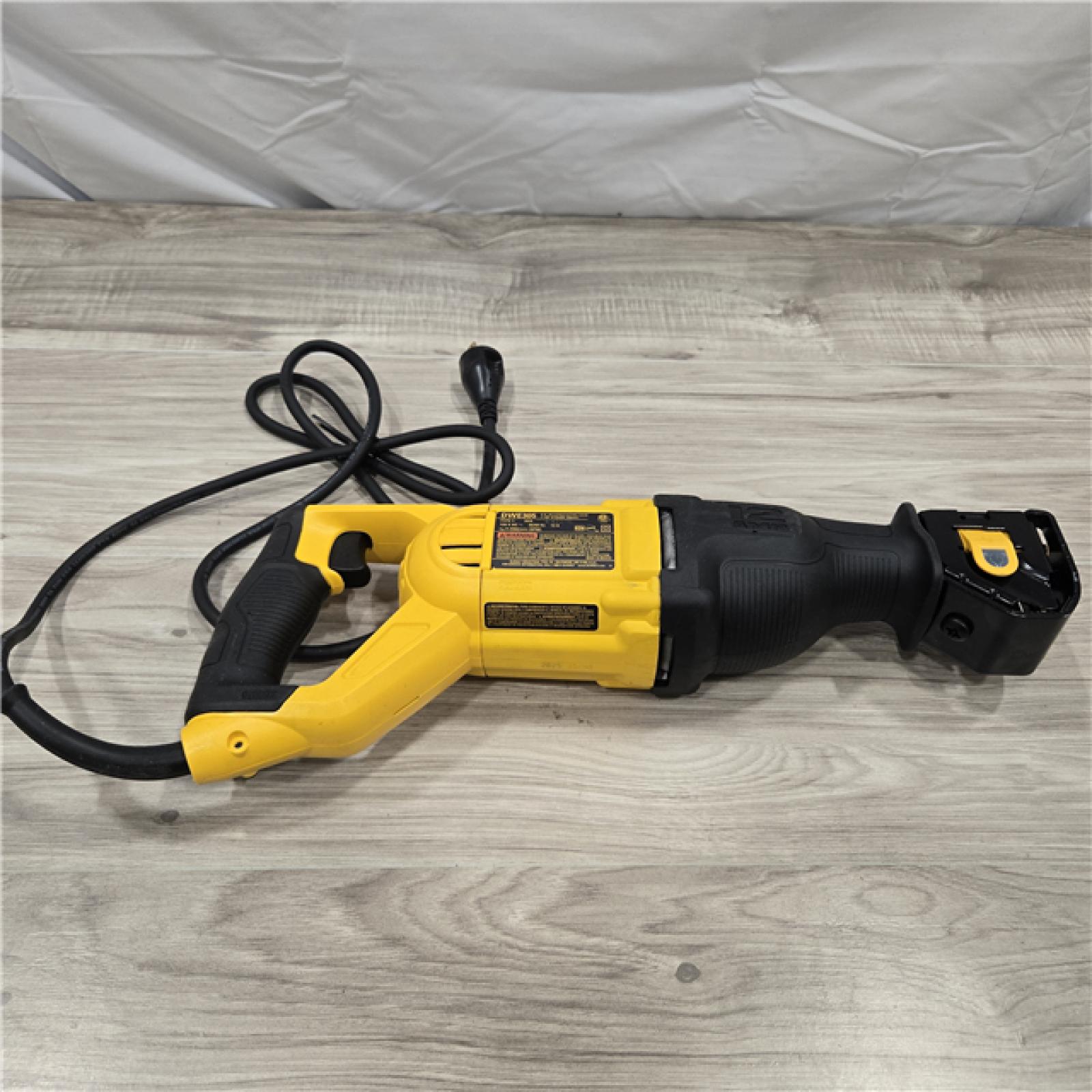 AS-IS DEWALT DWE305 12 Amp Corded Reciprocating Saw