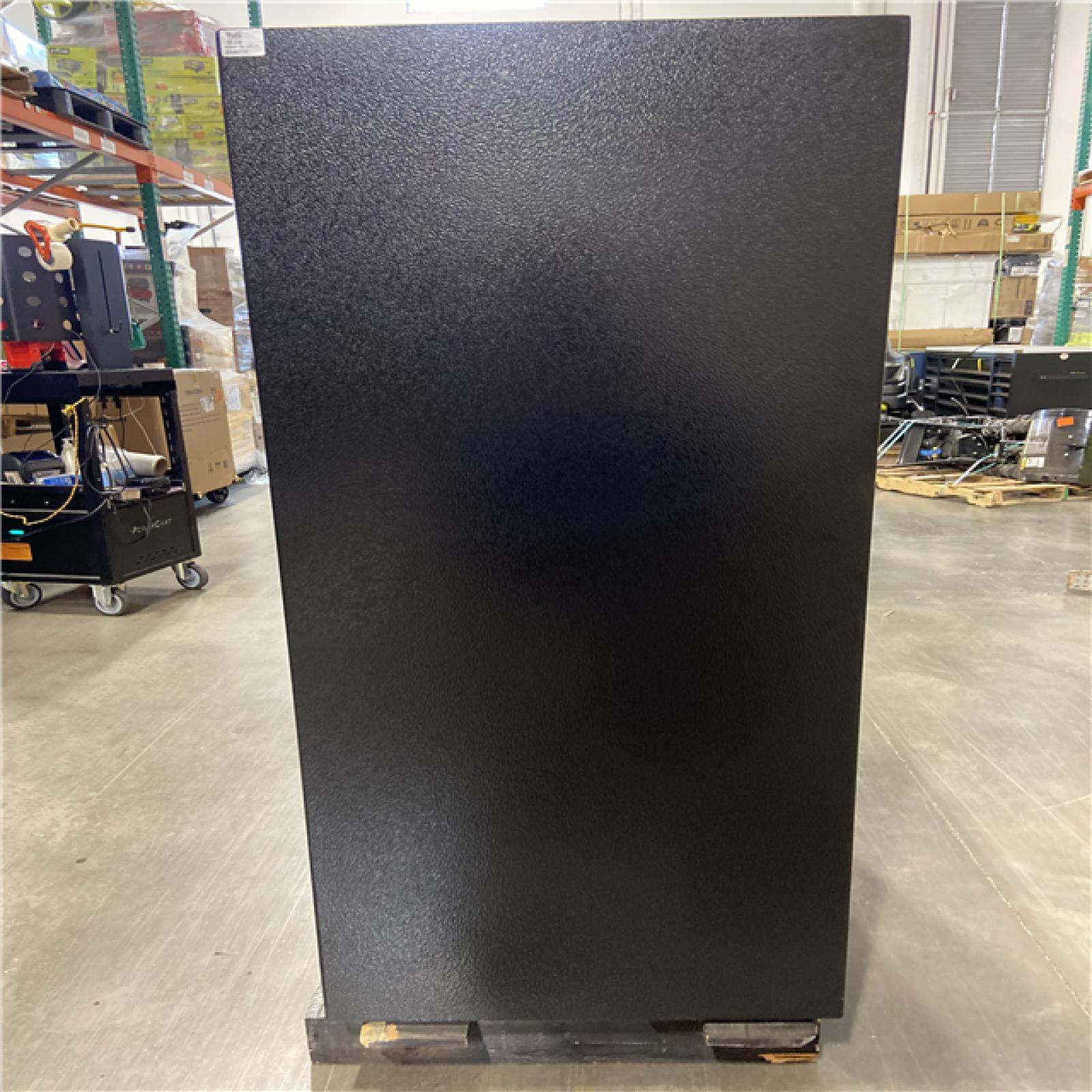 DALLAS LOCATION - STACK-ON Siege 72-Gun Fireproof with Electronic Lock Gun Safe, Black