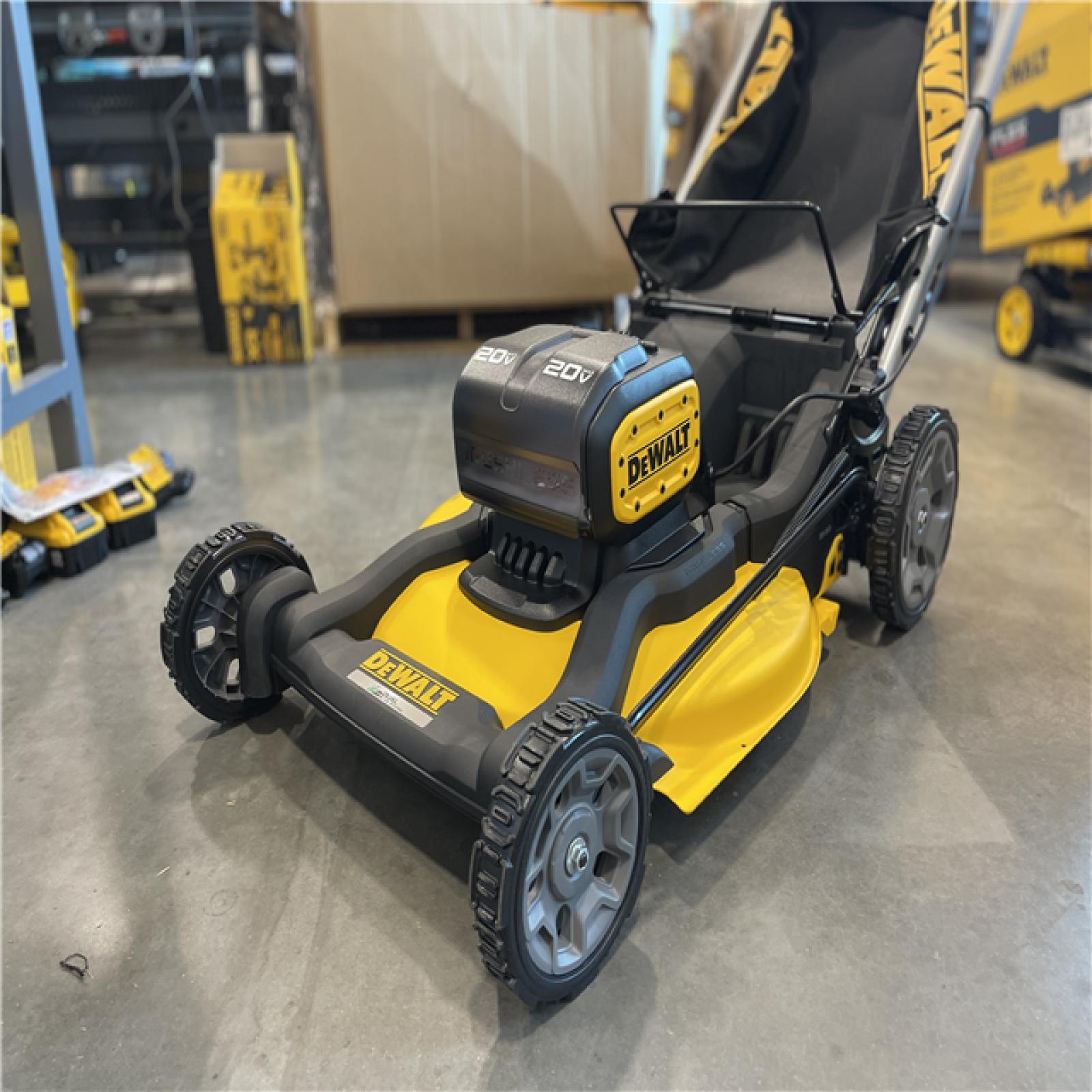 AS-IS - DeWalt 2x20V MAX 21 in. Cordless Battery Powered Push Lawn Mower Kit