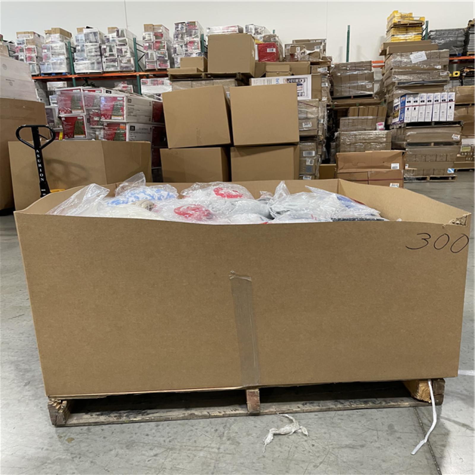DALLAS LOCATION- NEW!- BULLSEYE MIXED CLOTHING PALLET (300 UNITS)