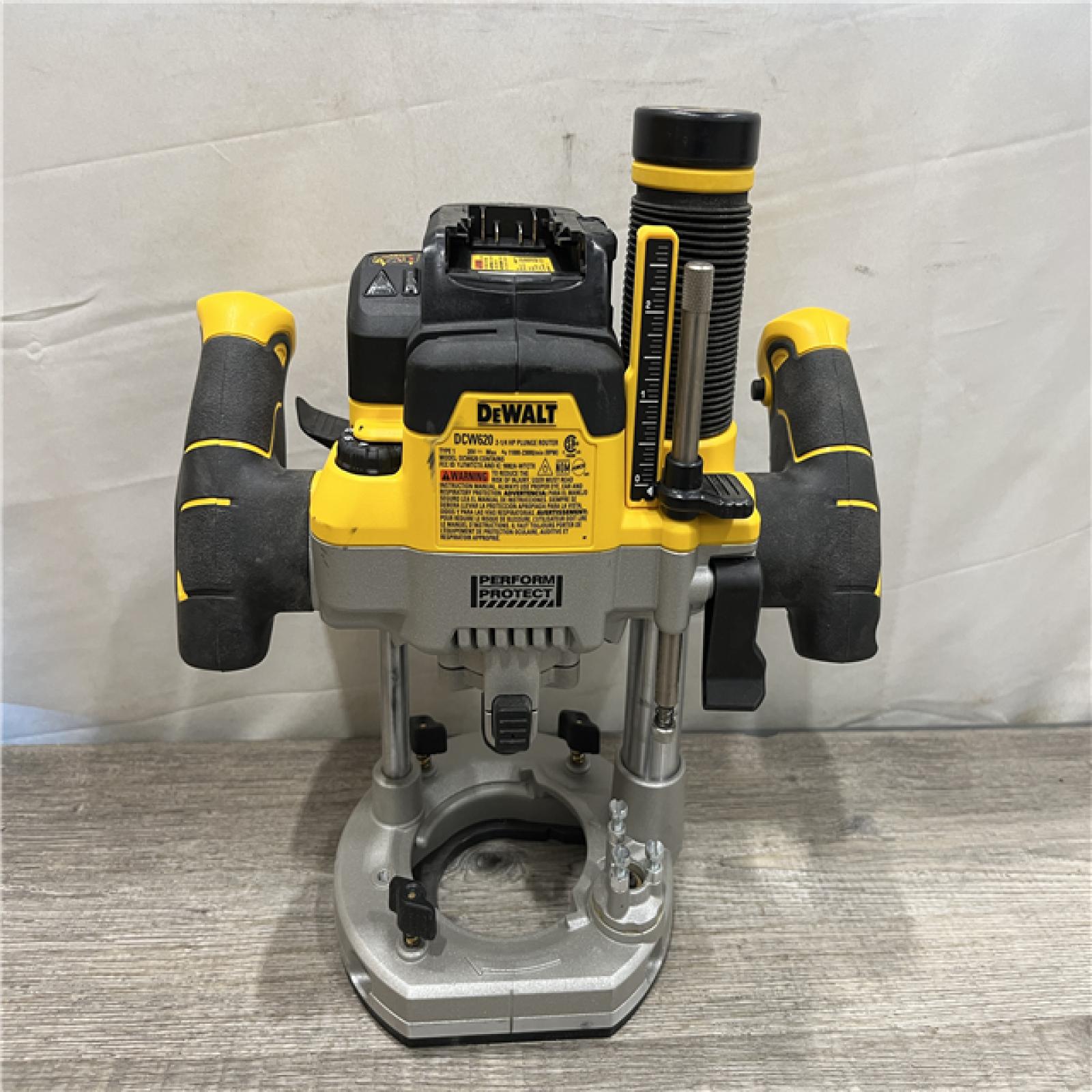 AS-IS DEWALT 20V MAX XR 2-1/4 Peak HP Brushless Cordless Plunge Router (Tool Only)