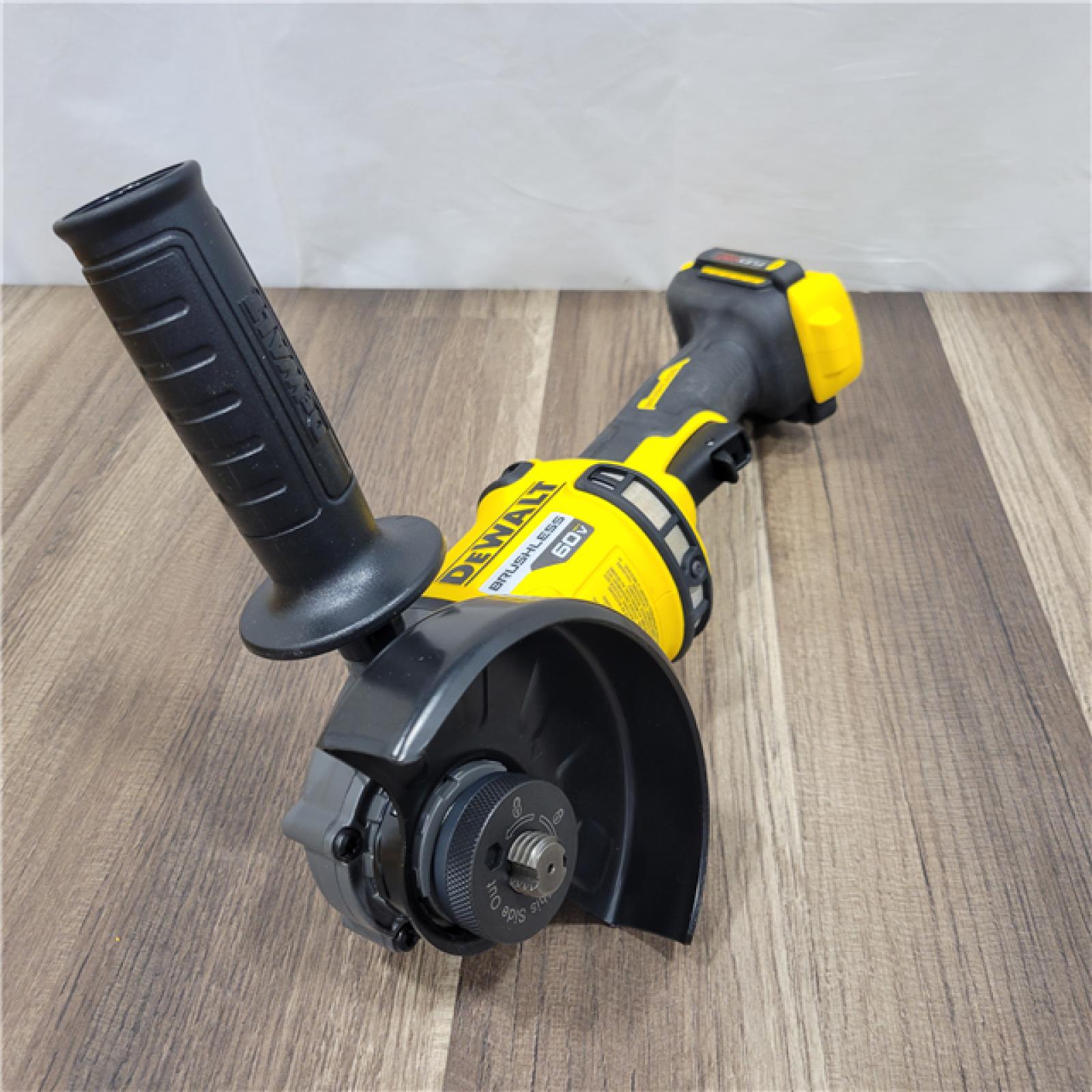 GOOD DeWalt FLEXVOLT 60V MAX Cordless Grinder  4.5 - 6   9000 RPM  1 EA (115-DCG418B) (ONLY TOOL)