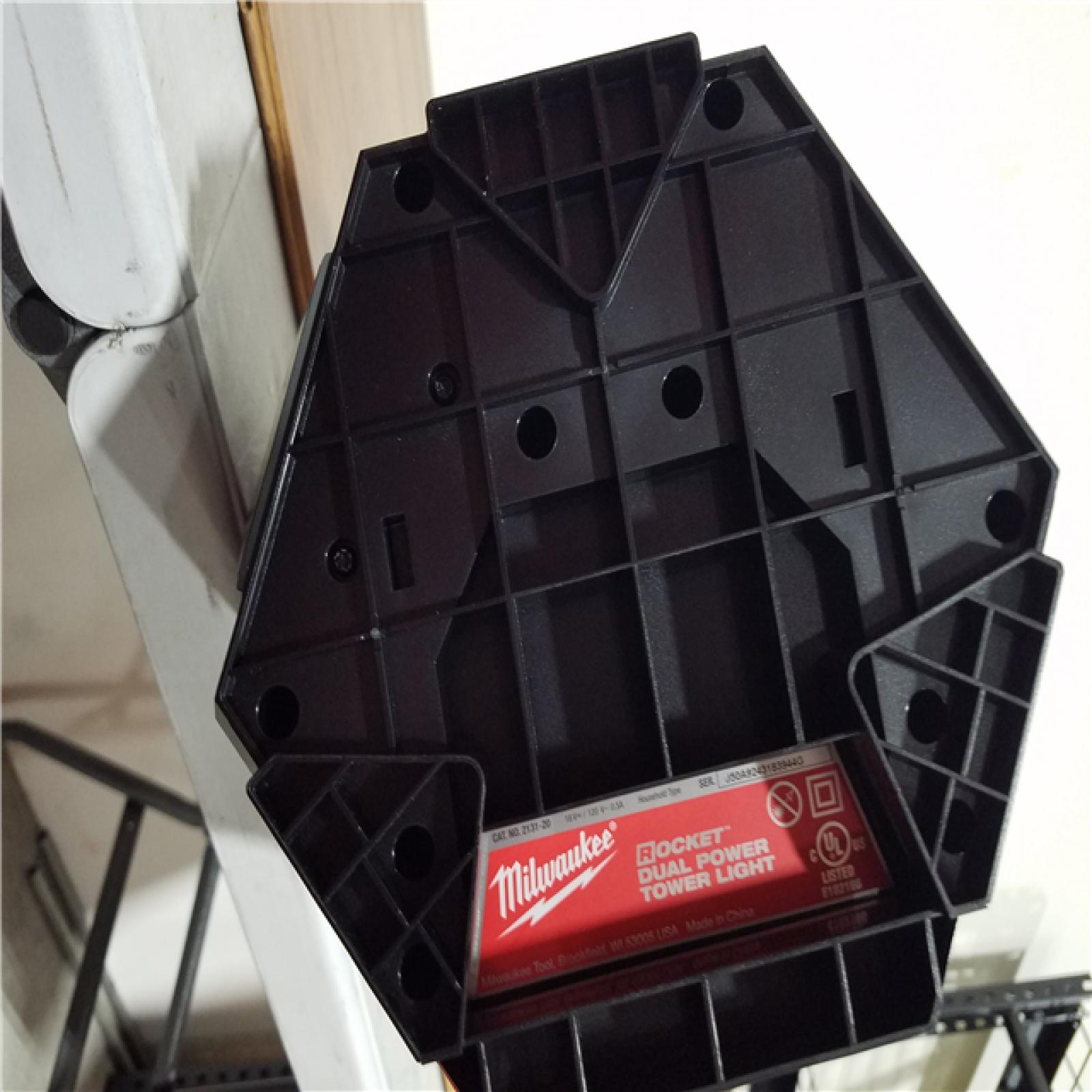 California NEW Milwaukee Rocket M18 Dual Power Tower Light (Tool Only)