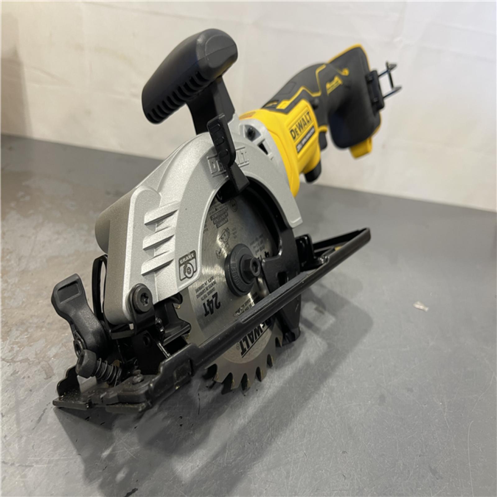 AS-IS - DEWALT ATOMIC 20V MAX Cordless Brushless 4-1/2 in. Circular Saw