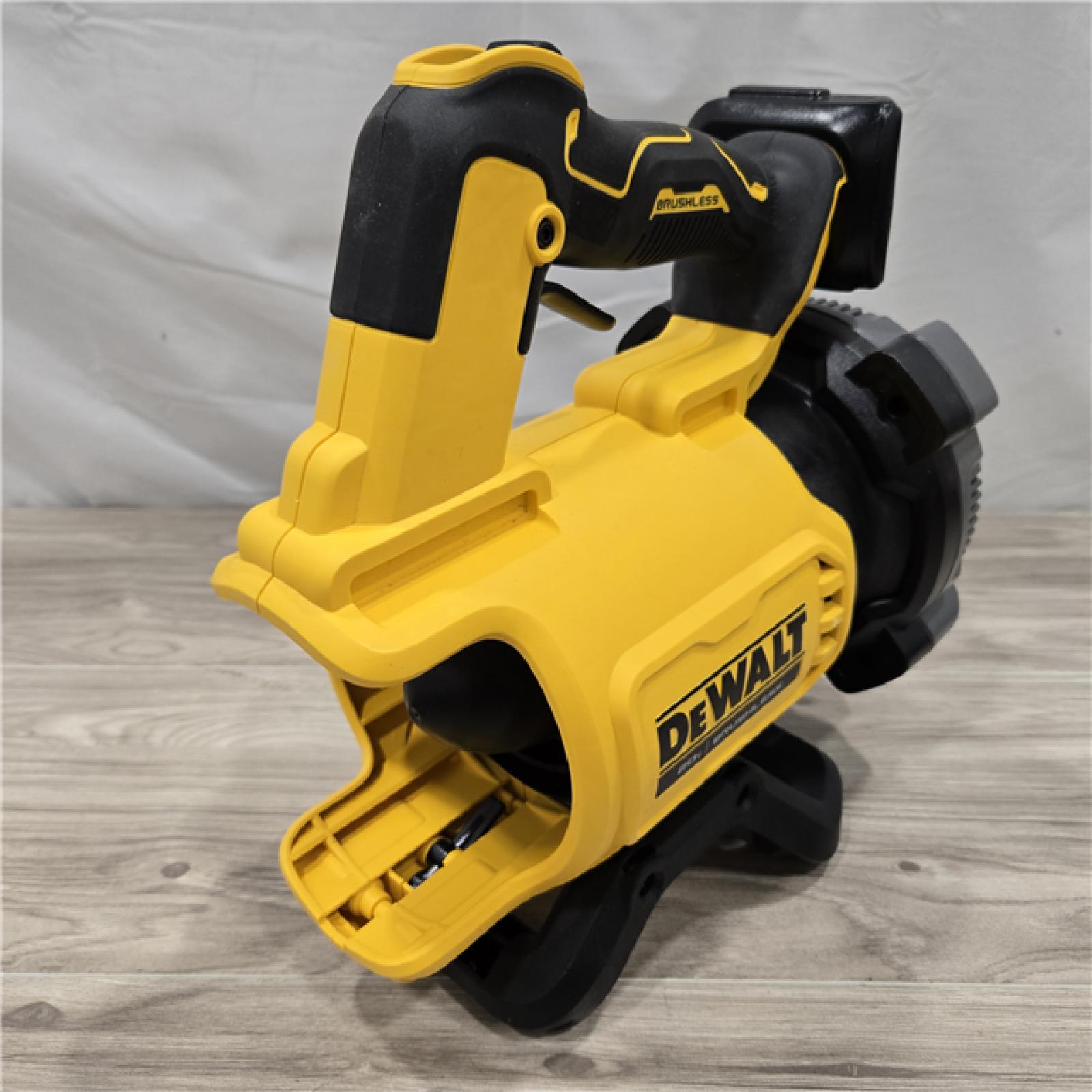 GOOD! - DeWalt Brushless Cordless Handheld Leaf Blower KIT