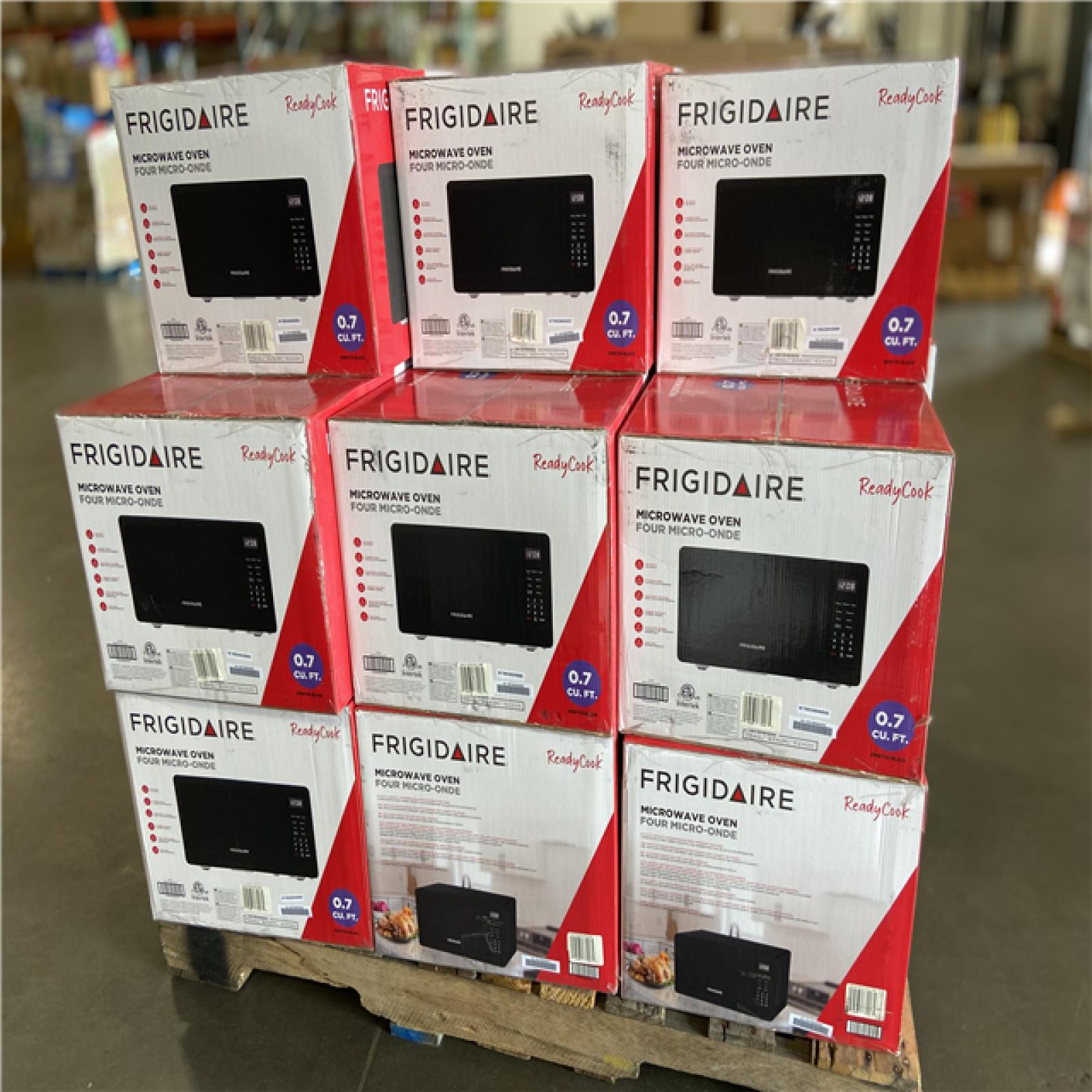 DALLAS LOCATION - Frigidaire 0.7 cu. ft. Countertop Microwave in Black PALLET -(15 UNITS)