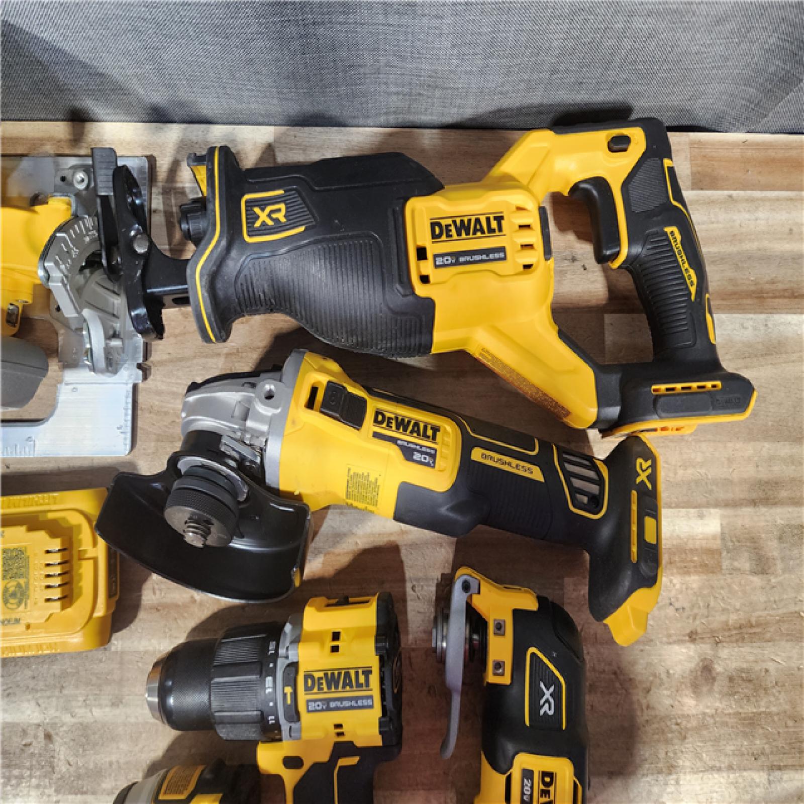 HOUSTON LOCATION - AS - IS DEWALT 20V MAX Lithium-Ion Cordless 6-Tool Combo Kit