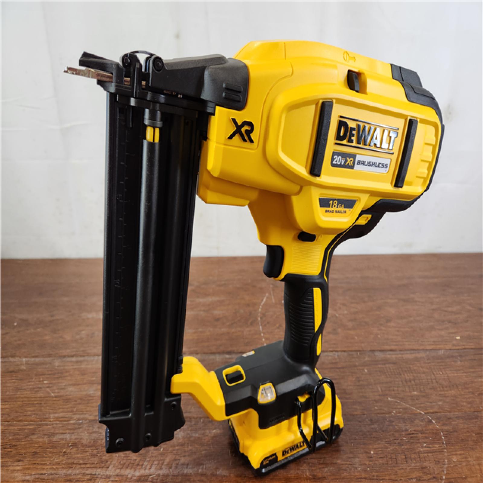 AS-IS DeWalt 20V MAX XR Brushless Cordless 18 Gauge Brad Nailer Kit