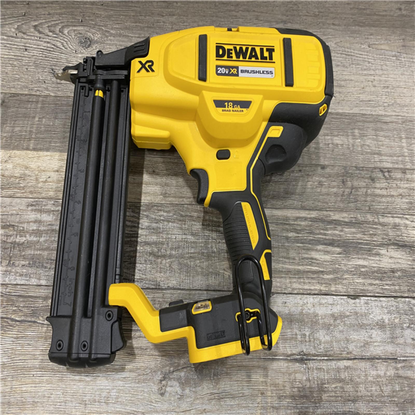AS-IS DEWALT 20V MAX XR 18 Gauge Brad Nailer Kit