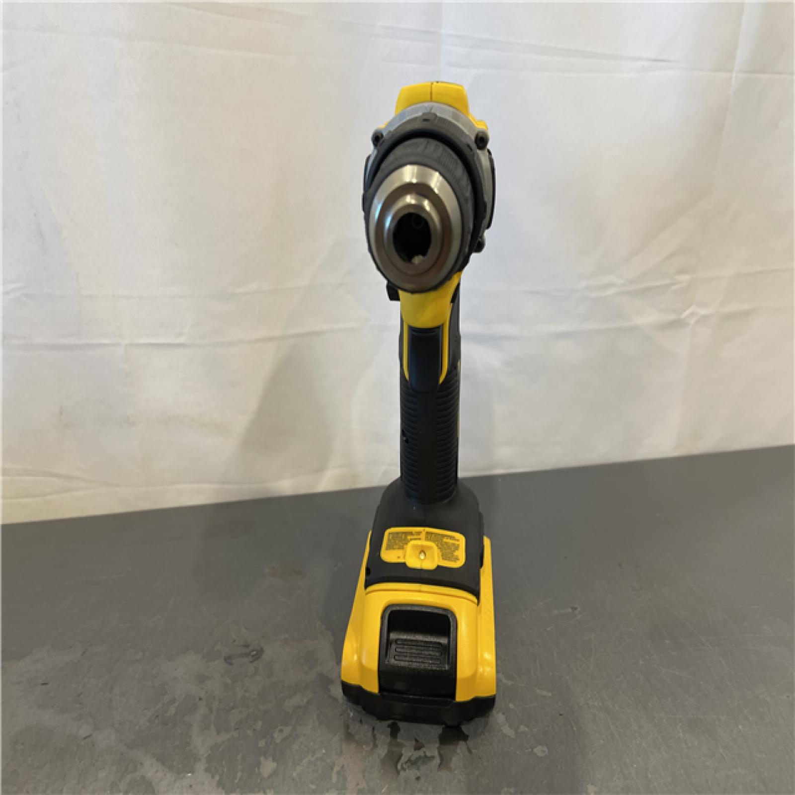 AS-IS - DEWALT ATOMIC COMPACT SERIES 20V MAX* Brushless Cordless 1/2 Drill/Driver Kit