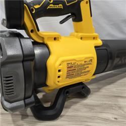 LIKE NEW! - DEWALT 20V MAX Cordless String Trimmer & Blower Combo Kit