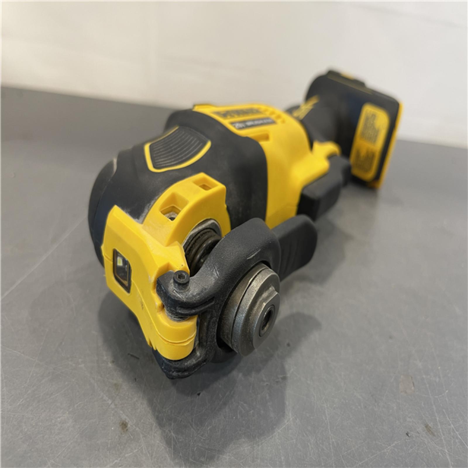 AS-IS - DEWALT ATOMIC 20V MAX Cordless Brushless Oscillating Multi Tool