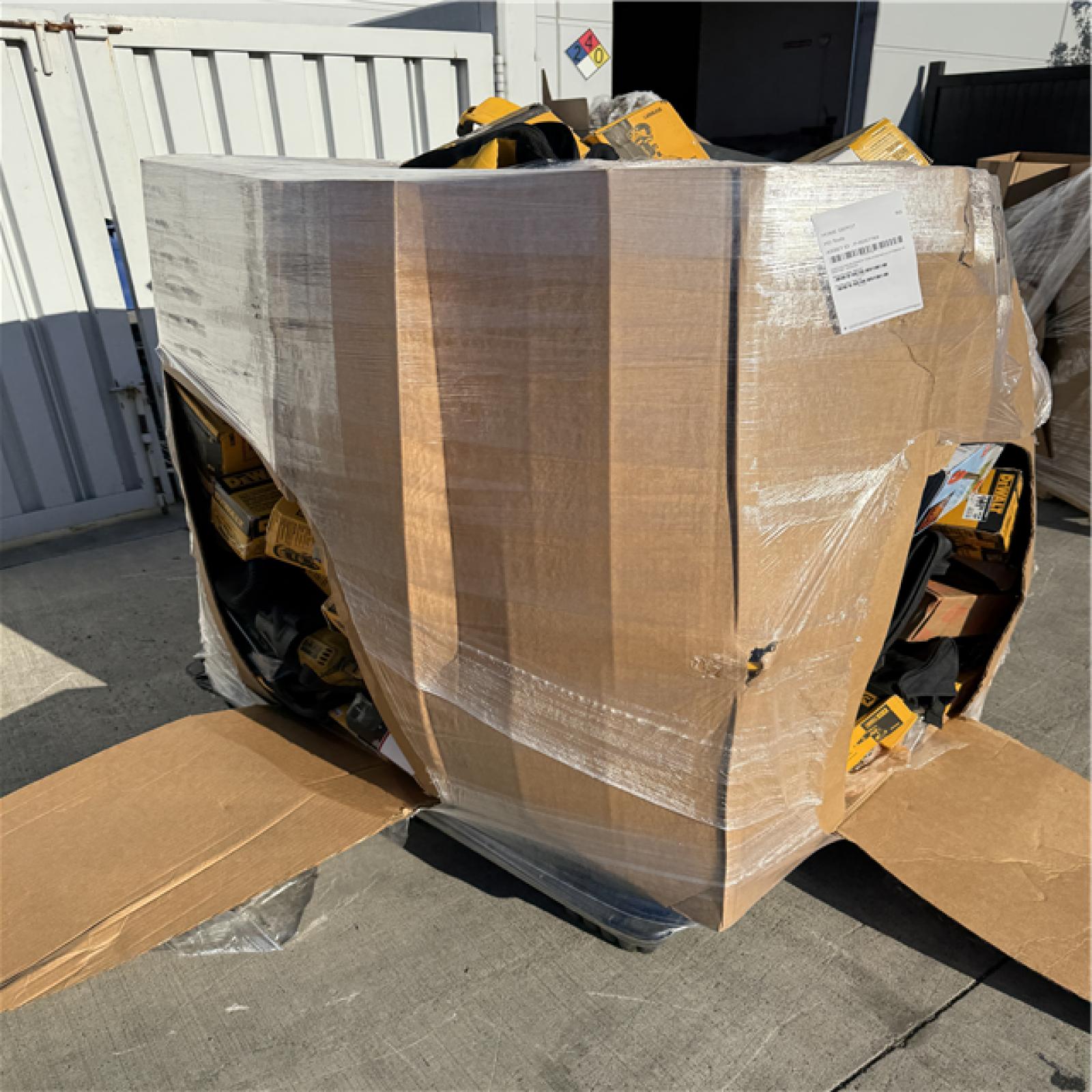 California AS-IS POWER TOOLS Partial Lot (3 Pallets) P-R057769