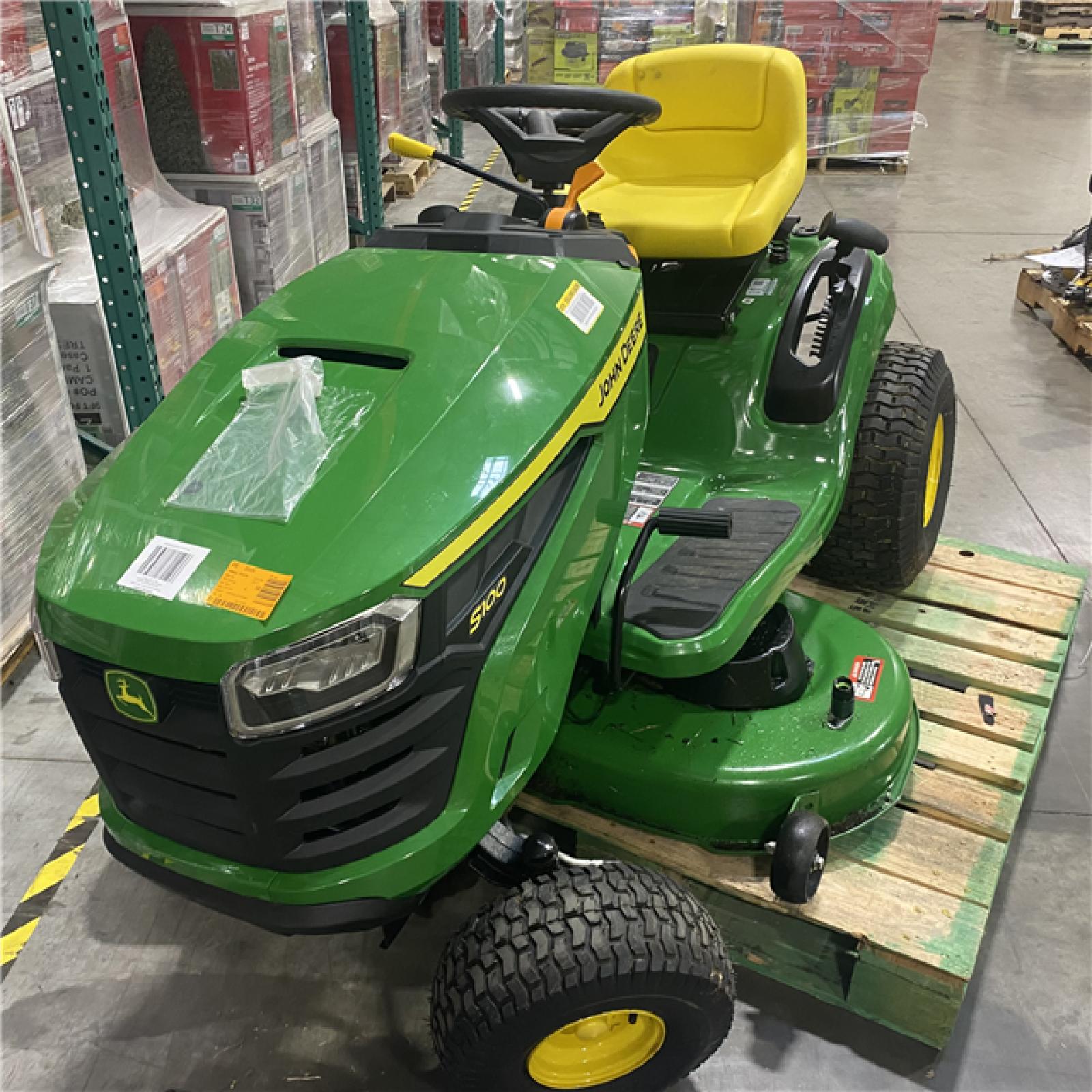 Dallas Location - As-Is John Deere S100 42-in Gas Lawn tractor