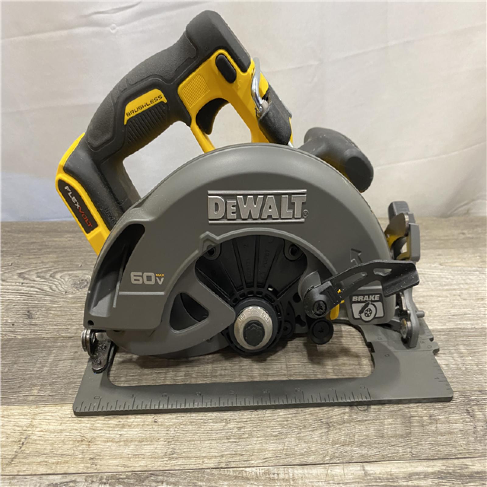 AS-IS DEWALT FLEXVOLT 60V MAX Cordless Brushless 7-1/4 in. Circular Saw with Brake (Tool Only)