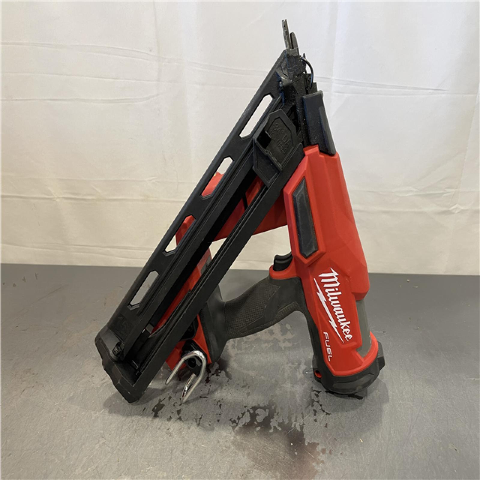 AS-IS - Milwaukee M18 FUEL 18-Volt Lithium-Ion Brushless Cordless Gen II 15-Gauge Angled Finish Nailer