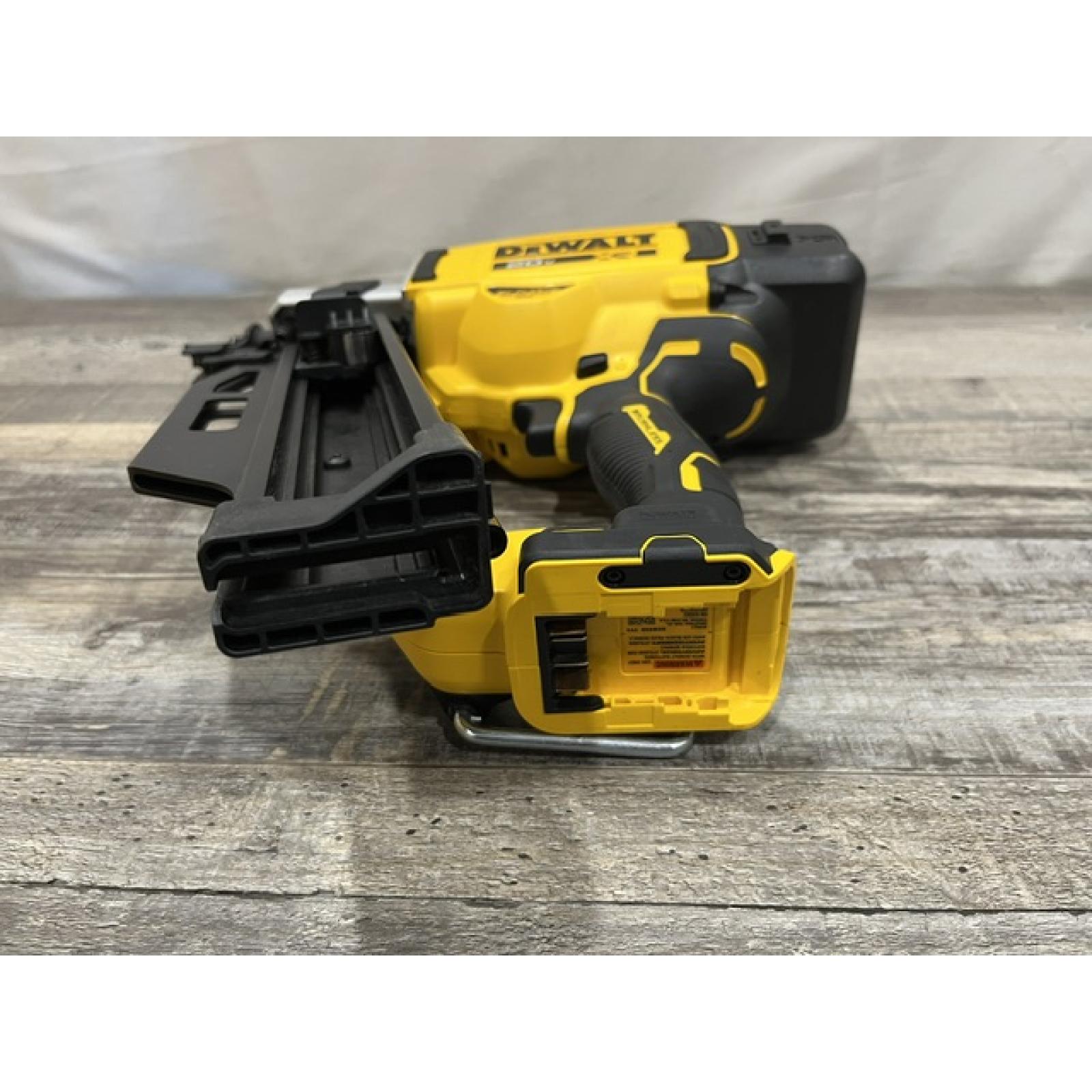 AS-IS DEWALT 20-Volt 21° Cordless Framing Nailer (Tool-Only)