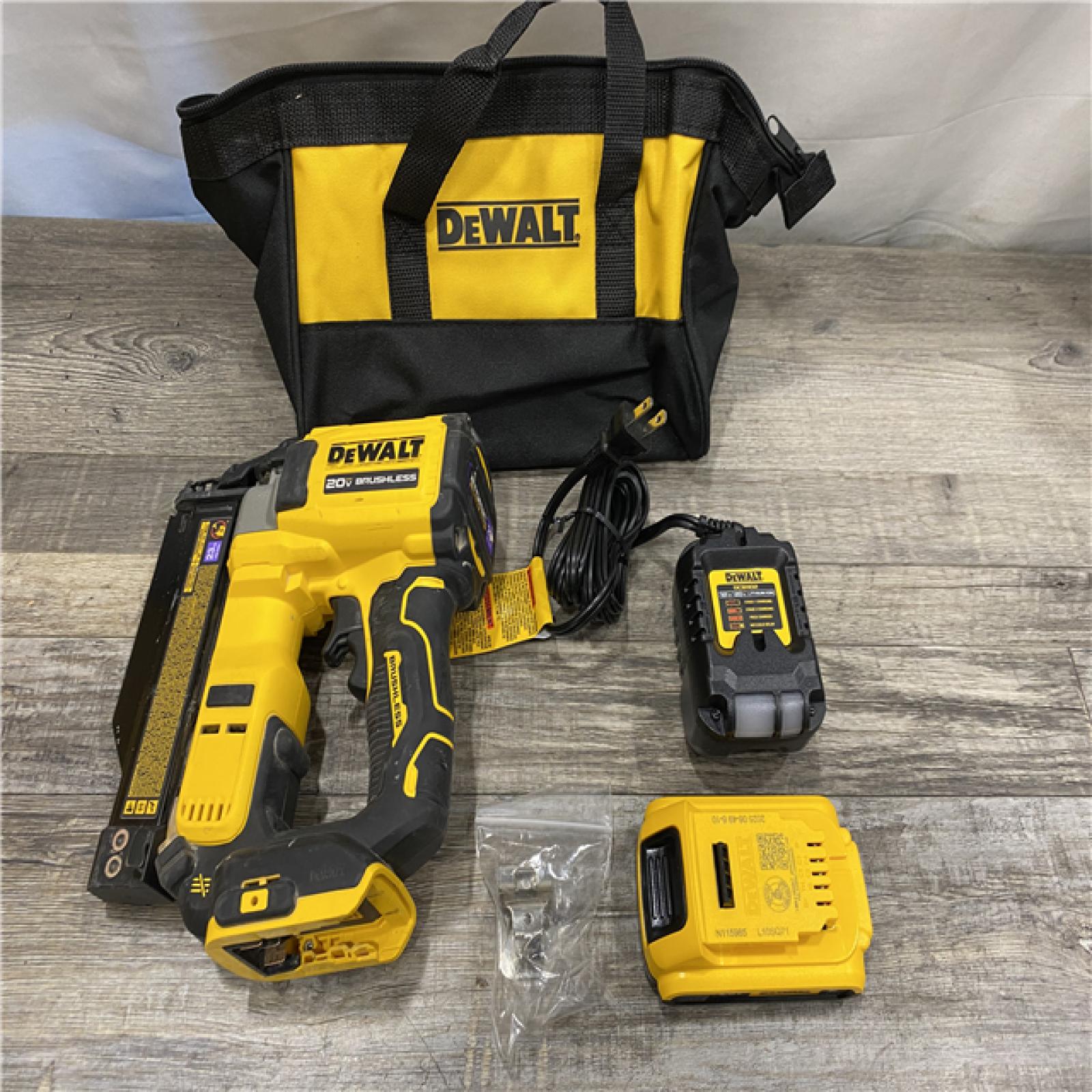 AS-IS DEWALT ATOMIC 20V MAX Lithium Ion Cordless 23 Gauge Pin Nailer Kit