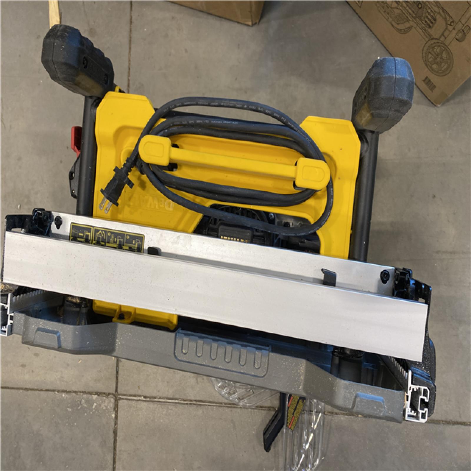 AS-IS Dewalt 8-1/4 Compact Jobsite Table Saw