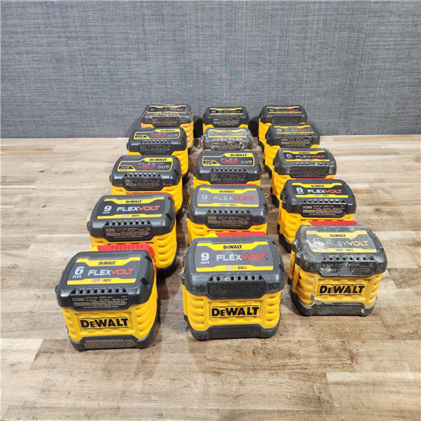 HOUSTON LOCATION - AS - IS DEWALT BATTERY PACK QTY - 15