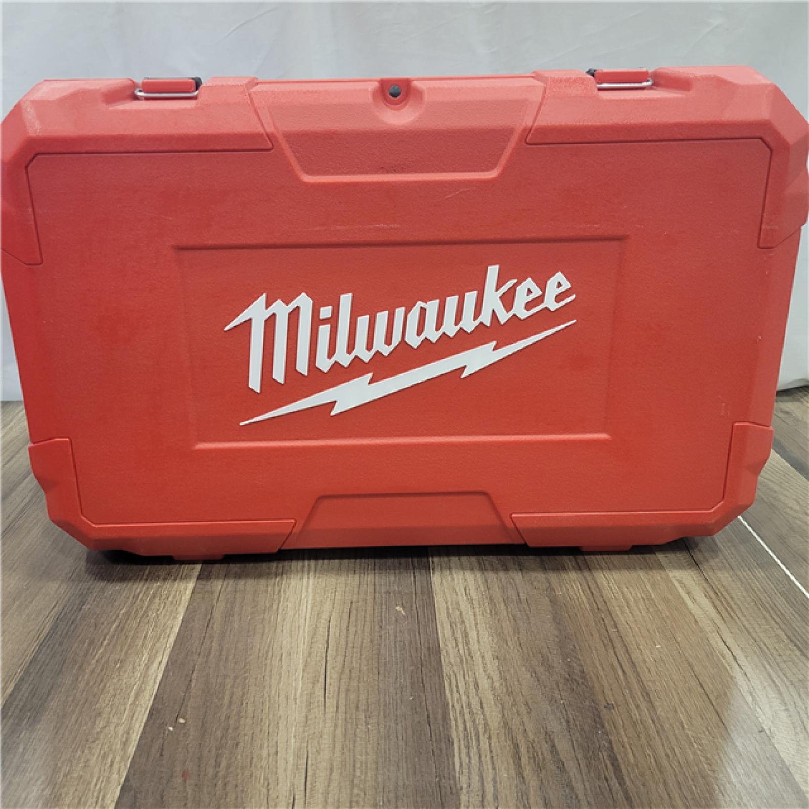 AS-IS  Milwaukee M18 18-Volt Lithium-Ion Brushless Cordless FORCE LOGIC Press Tool