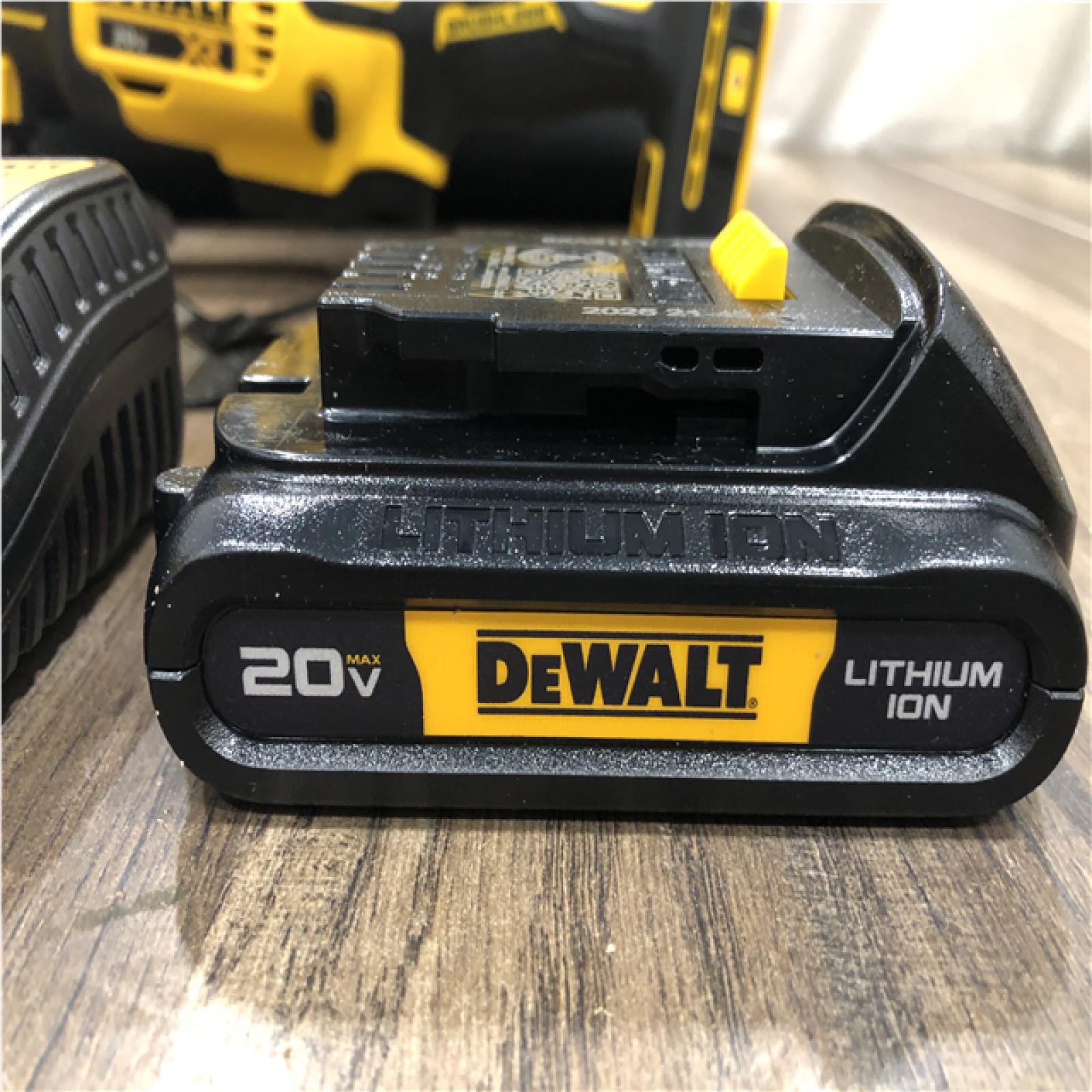AS-IS DEWALT 20V MAX XR Cordless Brushless 3-Speed Oscillating Multi Tool Kit