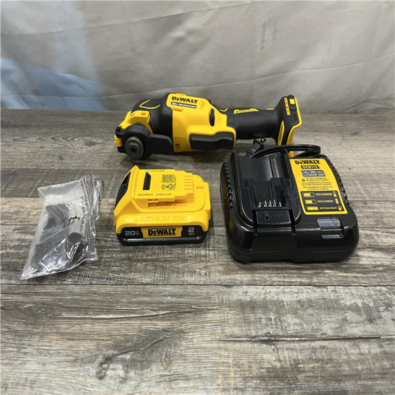 AS-IS DEWALT ATOMIC 20V MAX Cordless Brushless Oscillating Multi Tool Kit