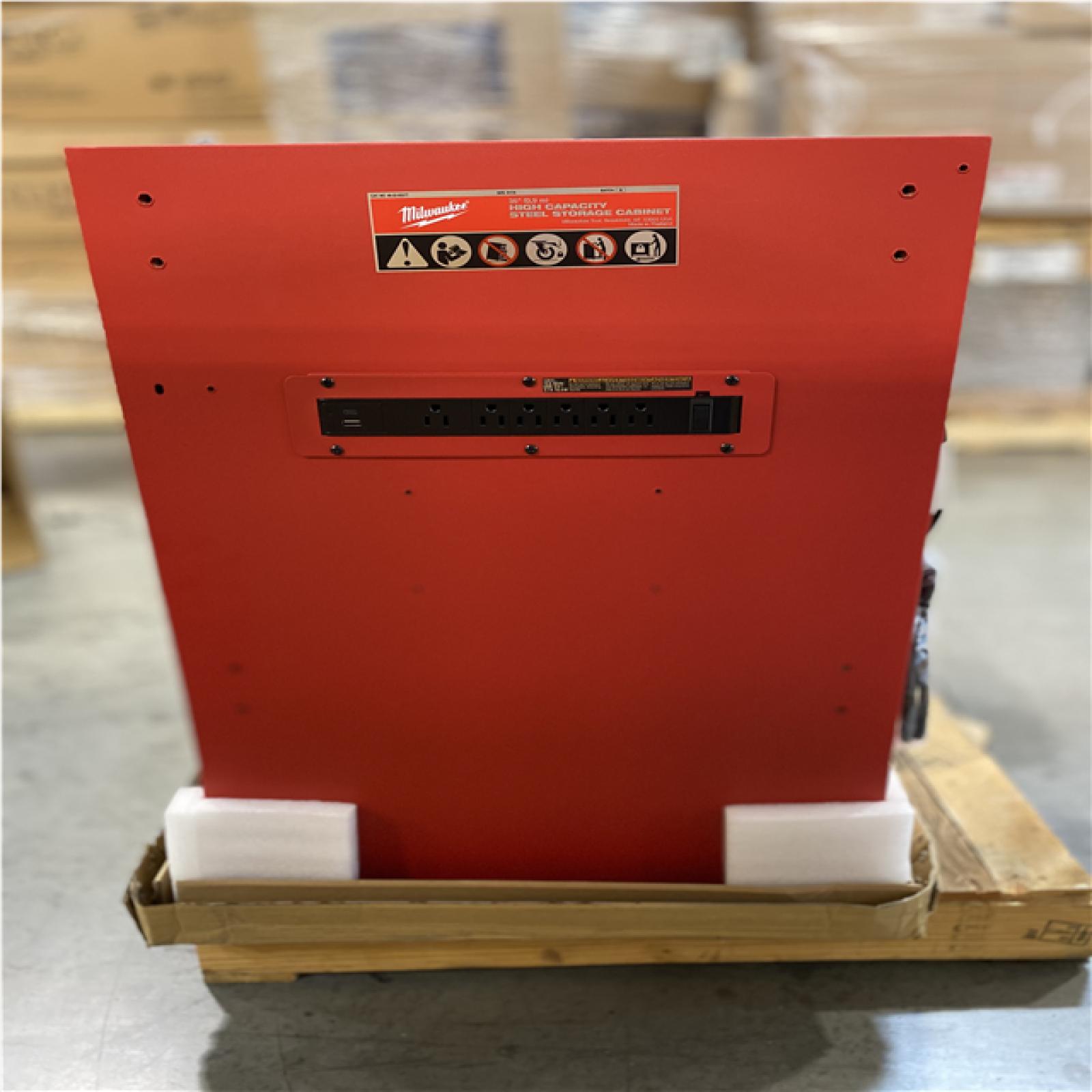 DALLAS LOCATION- AS-IS MILWAUKEE High Capacity 36 in. W x 22.1 in. D 5-Drawer Rolling Tool Cabinet