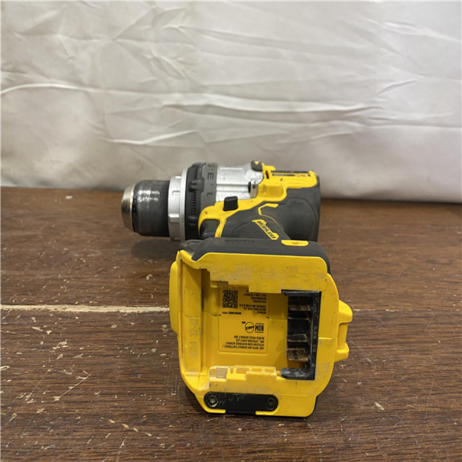 AS-IS DEWALT 20V XR Lithium-Ion Cordless Hammer Drill Kit with 8.0 Ah Battery, Charger and Kit Bag
