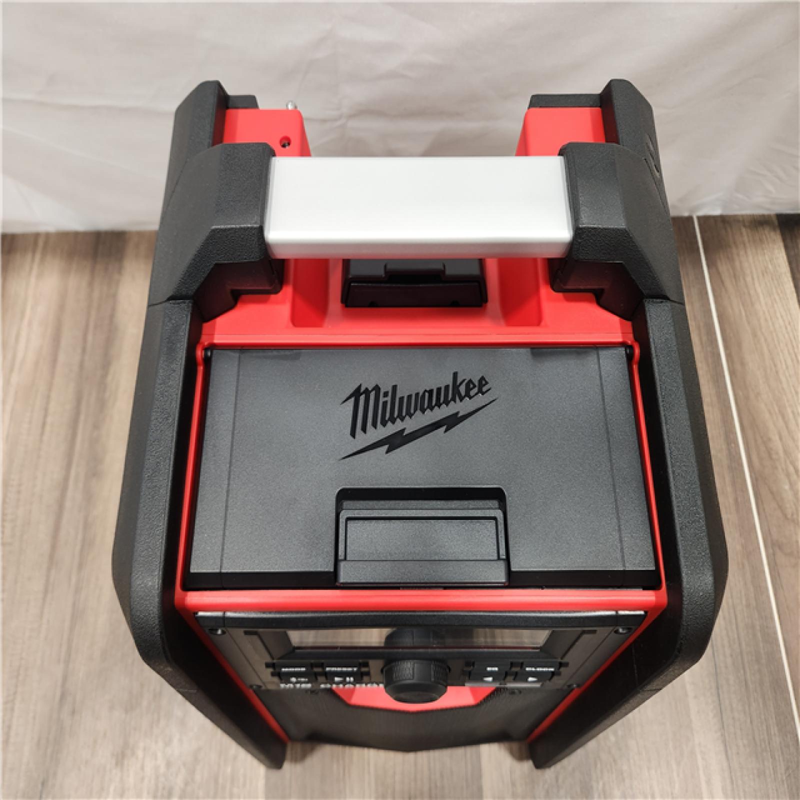 AS-IS- M18 Lithium-Ion Cordless Jobsite Radio/Charger