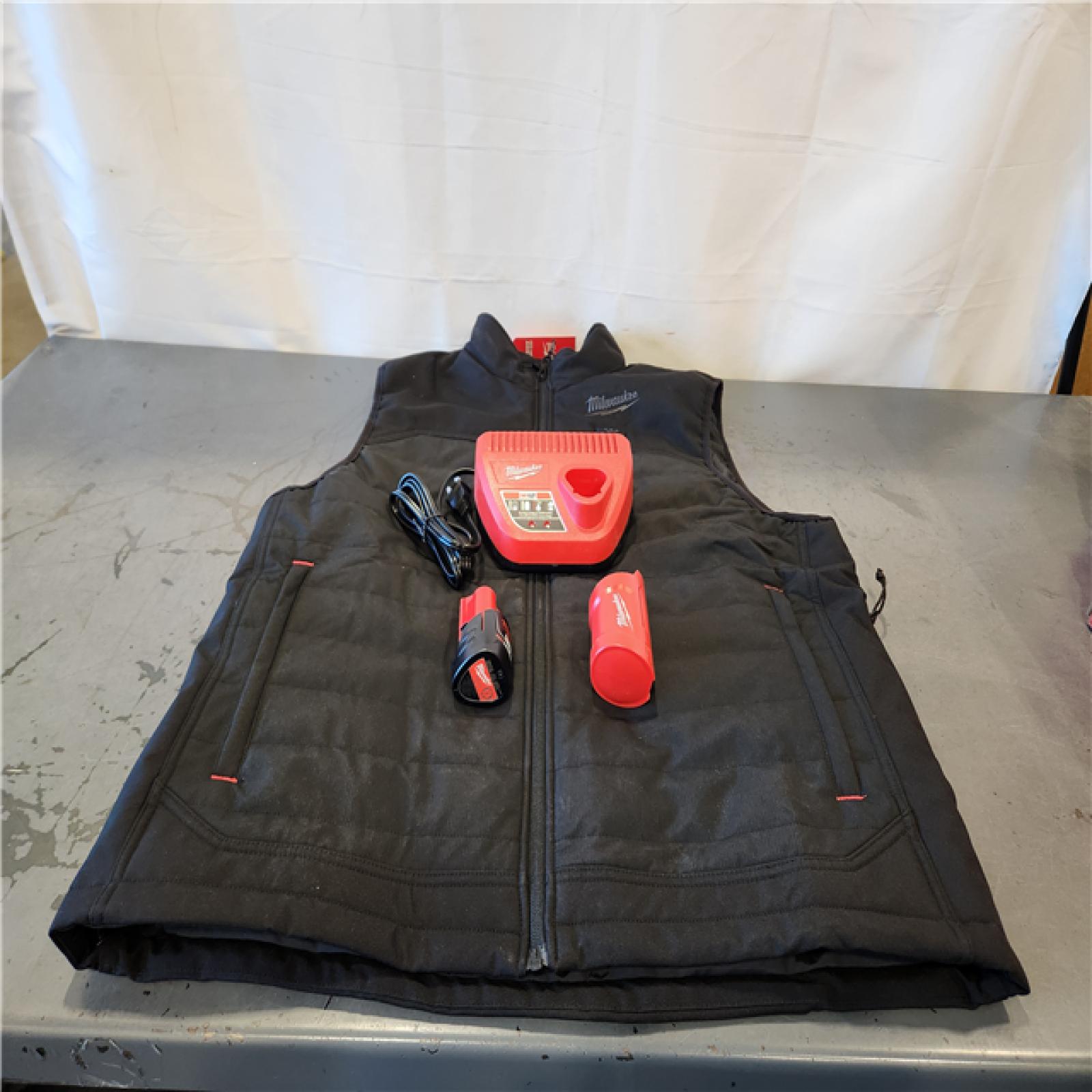 AS-IS- Heated Vest Polyester Zipper Men L