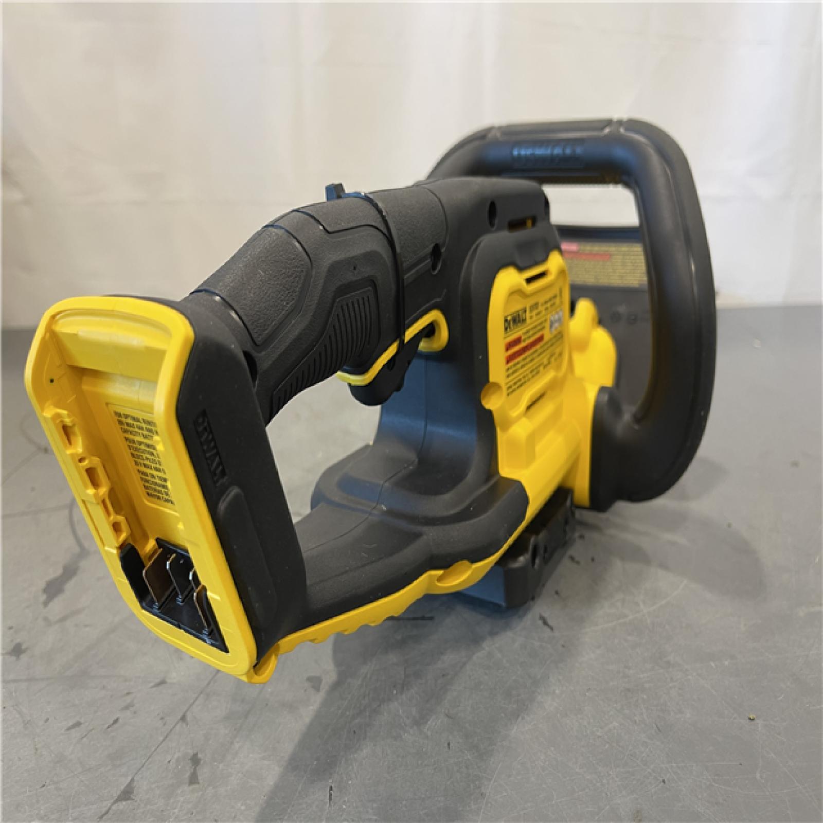 AS-IS - DeWalt 20V MAX 22 in. Cordless Battery Powered Hedge Trimmer