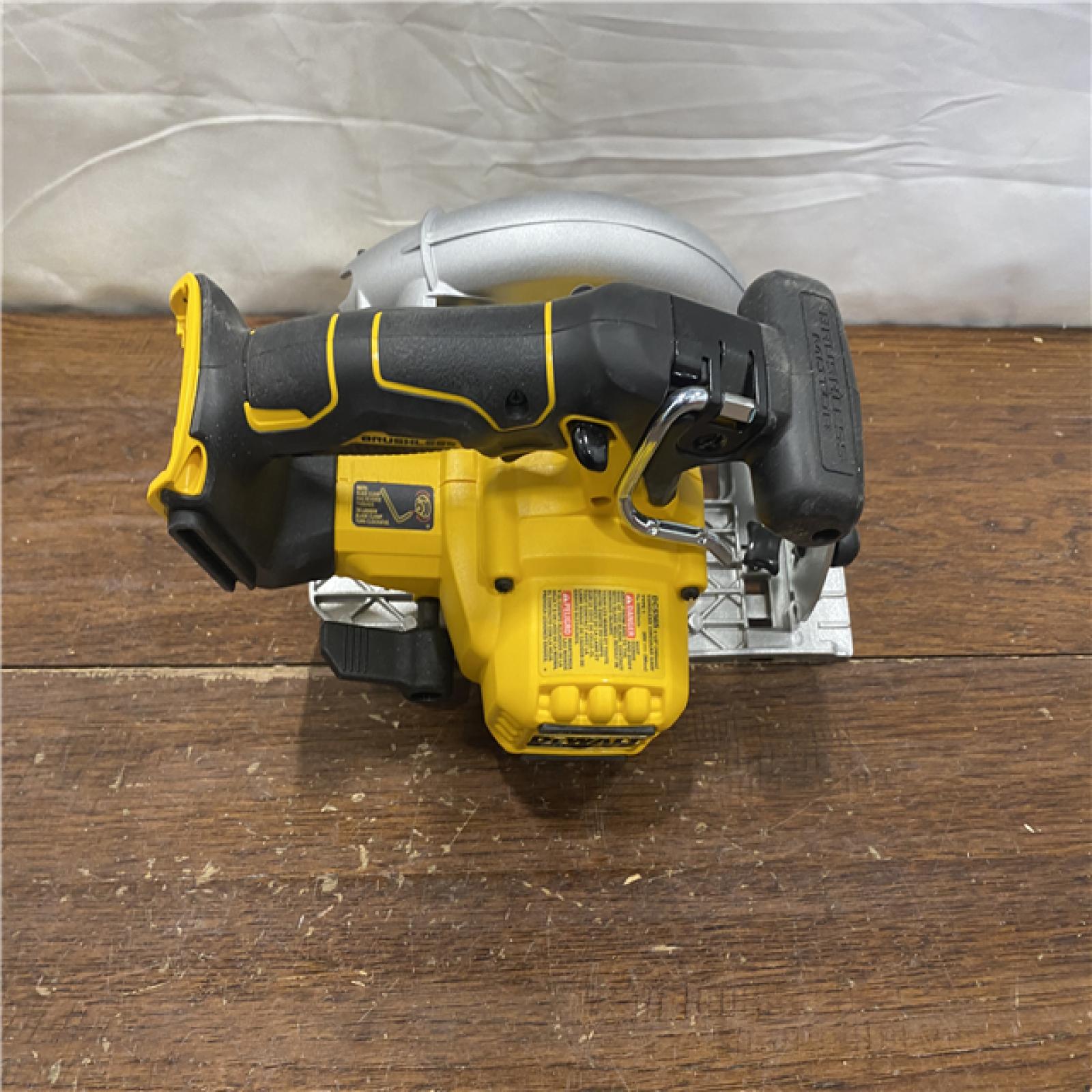 AS-IS DeWALT DCS565B 20V Max Brushless 6.5   Cordless Circular Saw