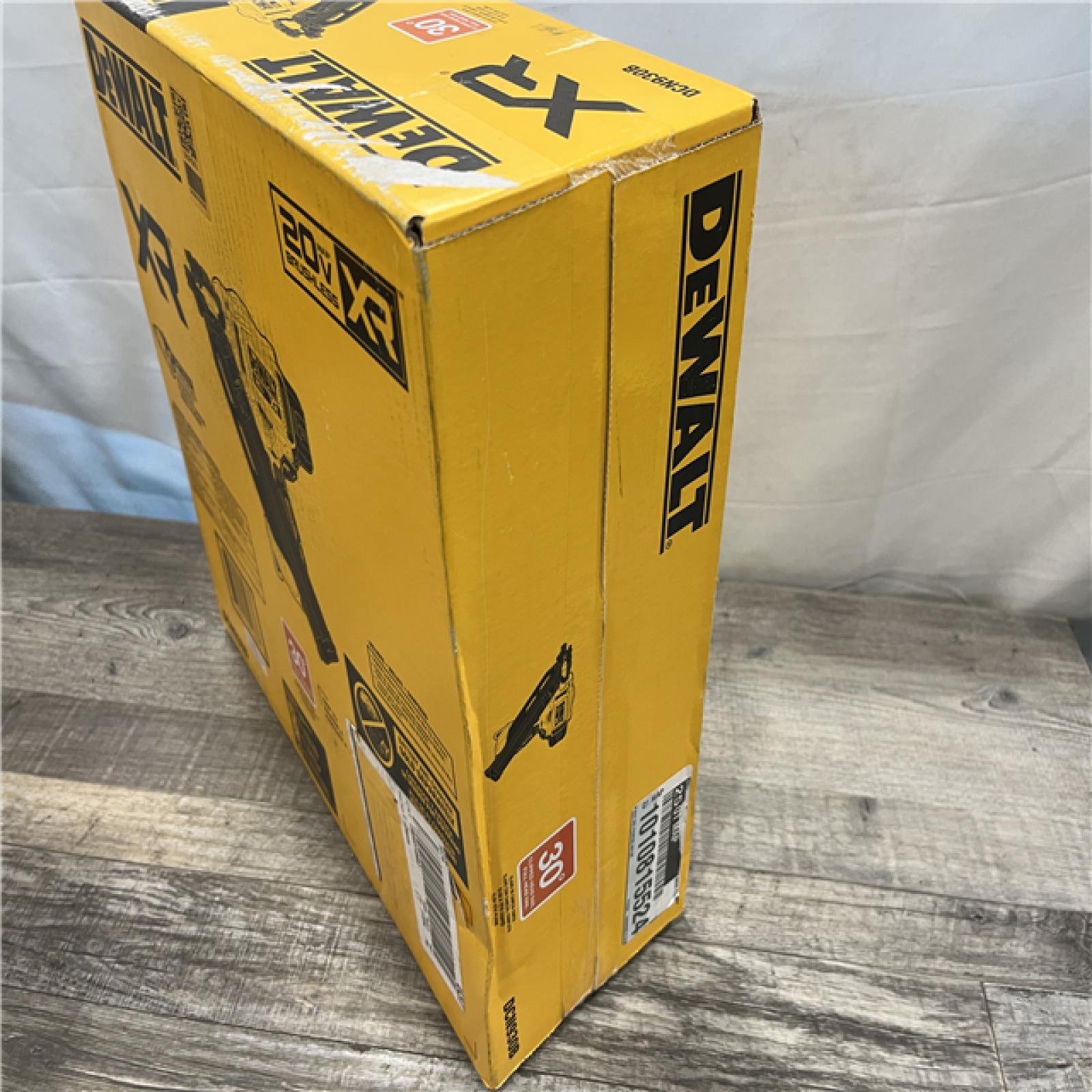 NEW - DEWALT 20-Volt 30° Cordless Framing Nailer (Tool-Only)
