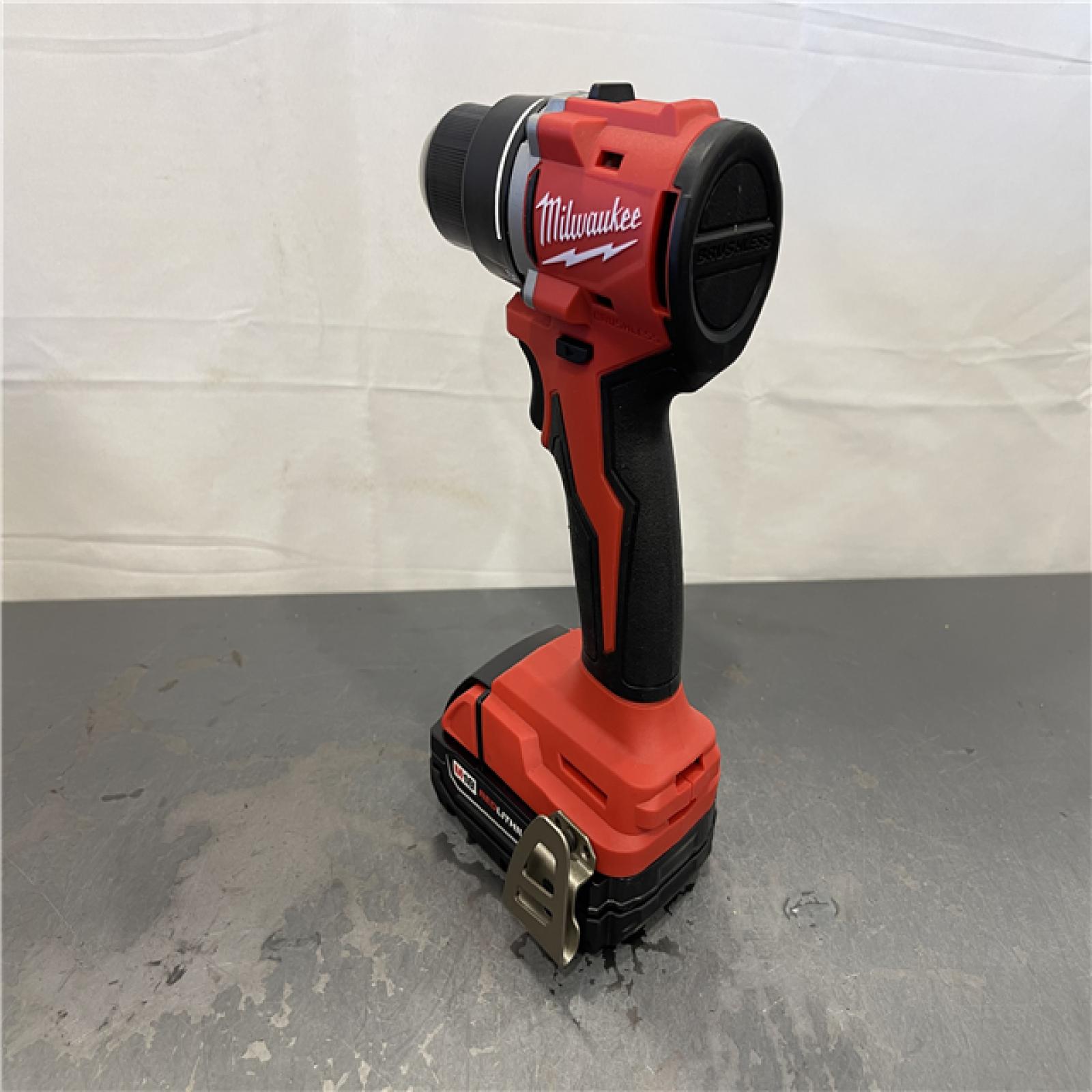 AS-IS - Milwaukee M18 18V Lithium-Ion Brushless Cordless 1/2 in. Compact Drill/Driver Kit