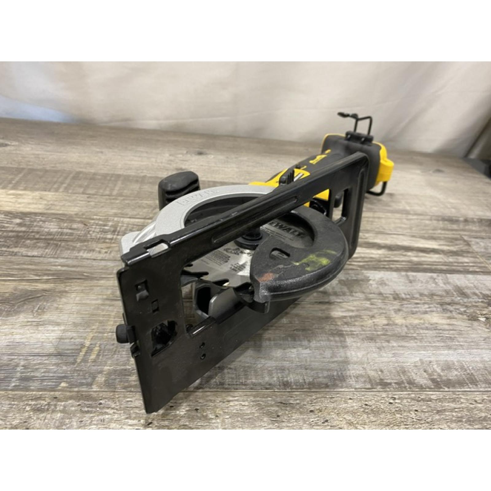 AS-IS DEWALT ATOMIC 20V MAX Cordless Brushless 4-1/2 in. Circular Saw (Tool Only)