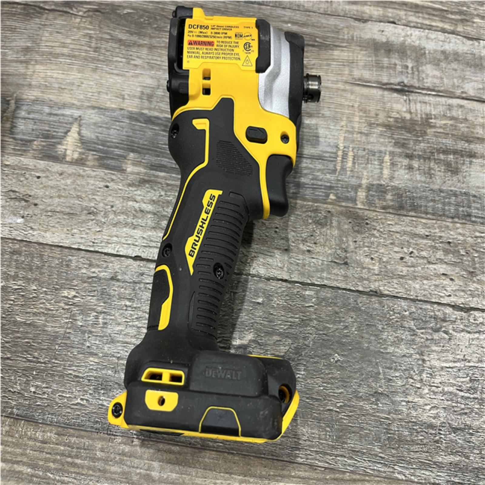 AS-IS DEWALT ATOMIC 20V MAX Lithium-Ion Cordless 1/4 in. Brushless Impact Driver Kit