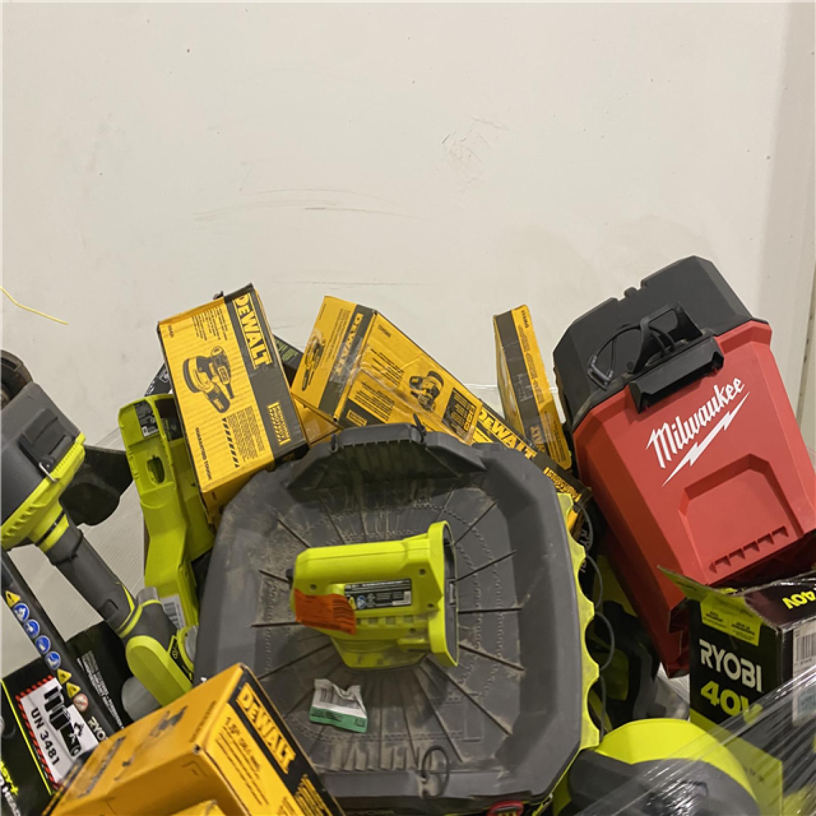 Dallas Location - As-Is Tool Pallet