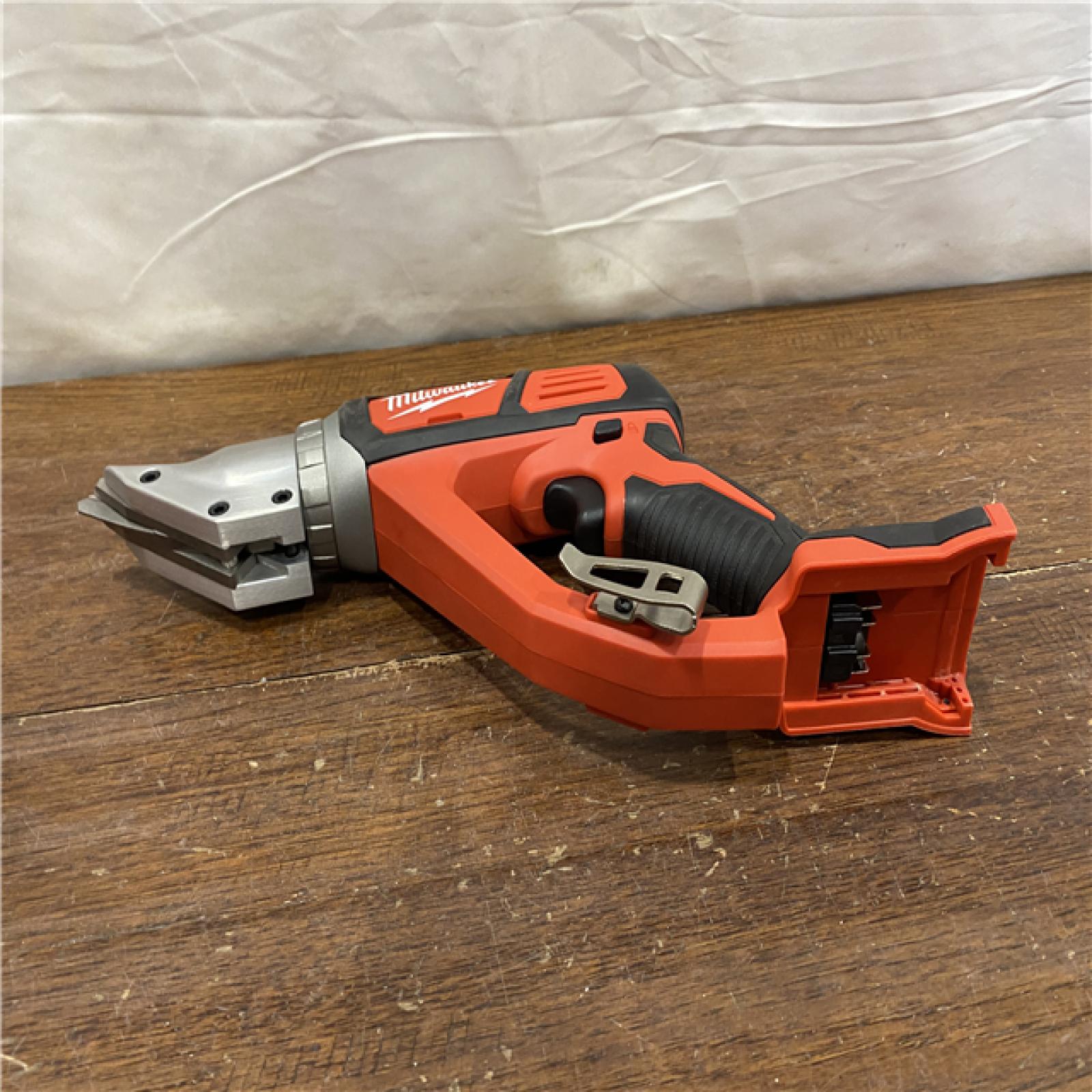AS-IS Milwaukee M18 18-volt Lithium-ion Cordless 18-gauge Double Cut Metal Shear  Bare Tool