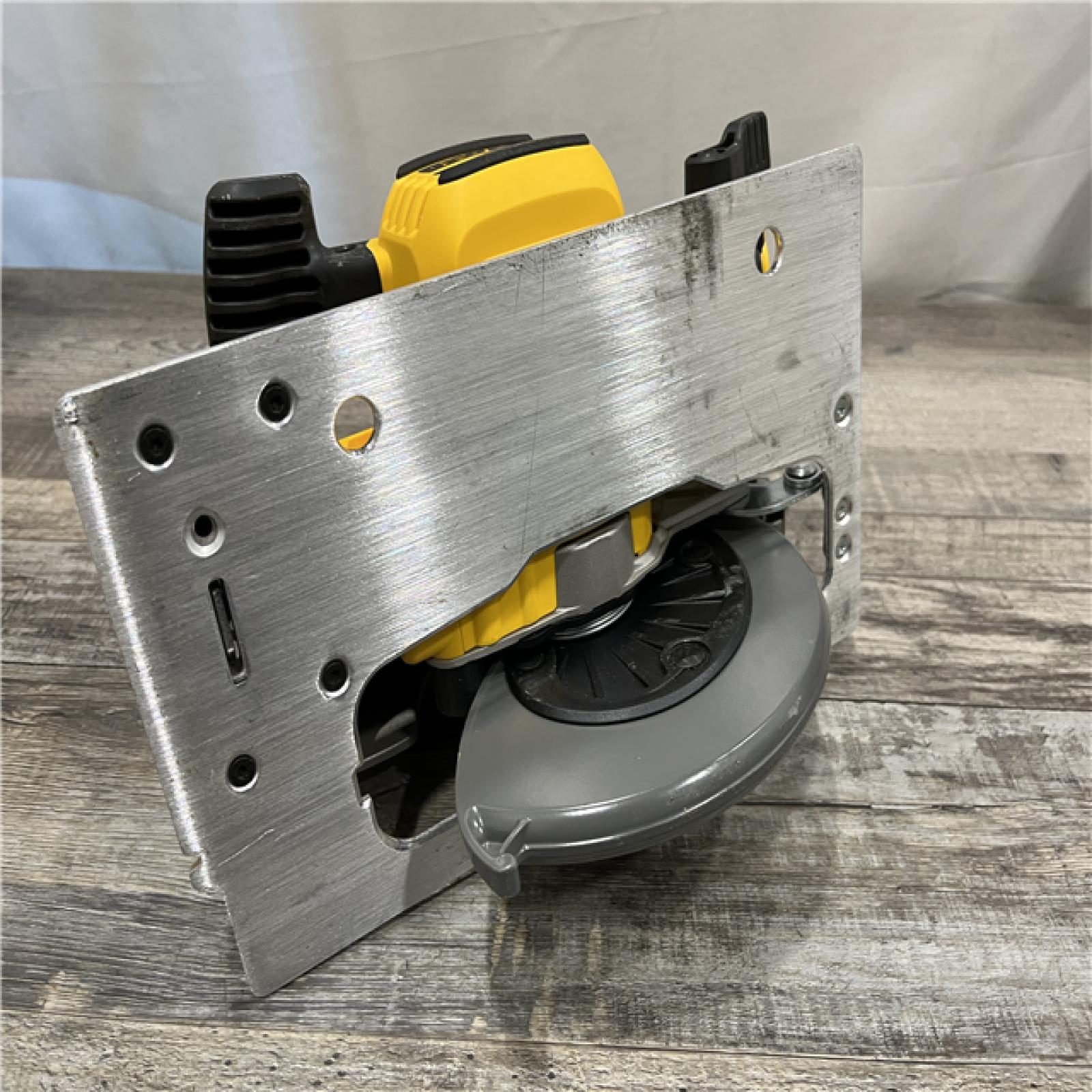 AS-IS DEWALT 20-Volt MAX 7-1/4 in. Cordless Circular Saw (Tool Only)